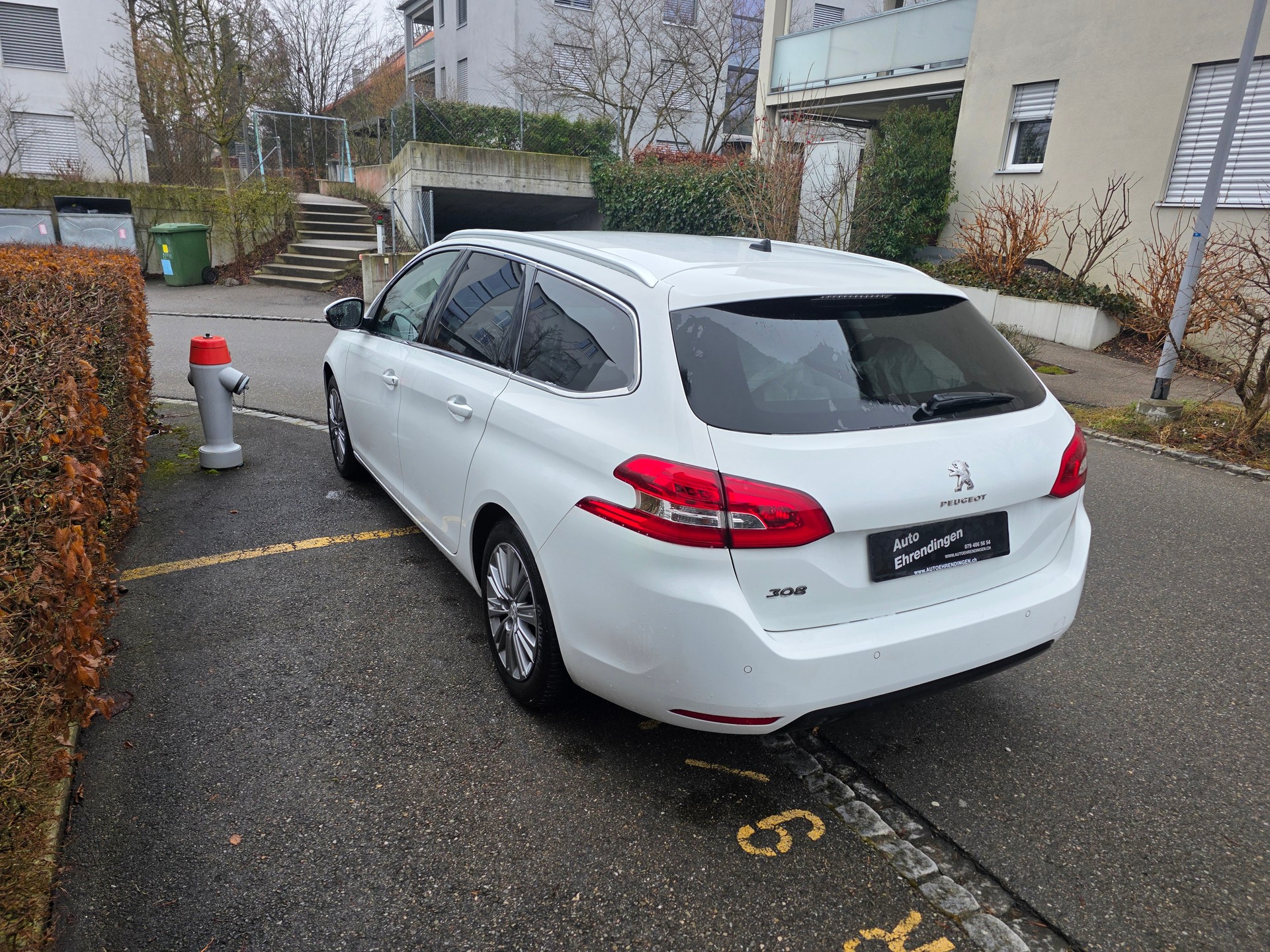 PEUGEOT 308 SW 1.5 BlueHDI Allure Pack EAT8-image-6