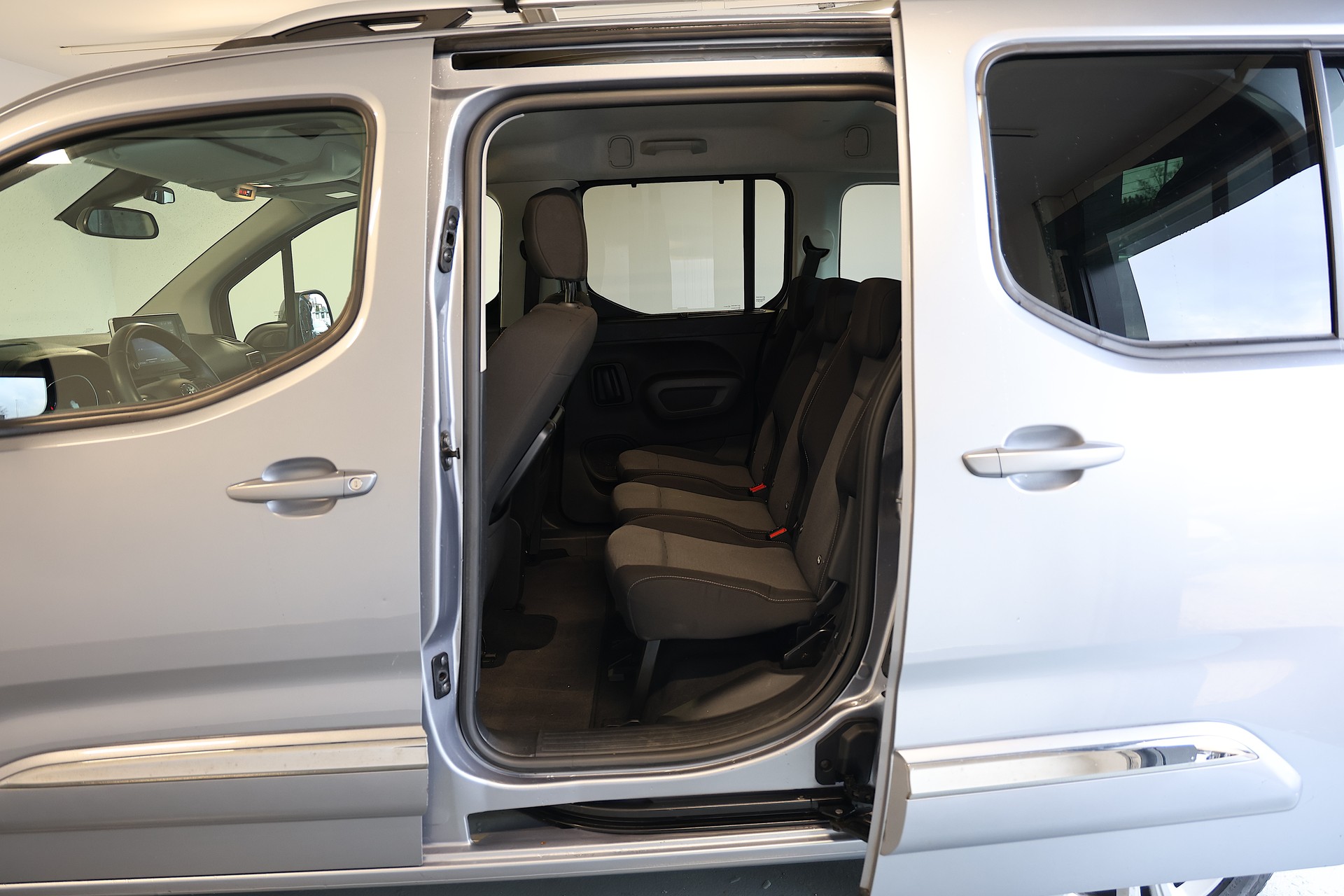 TOYOTA Proace City Verso 1.2 Trend *ZAHNRIEMEN ersetzt* Medium Automatik-image-13