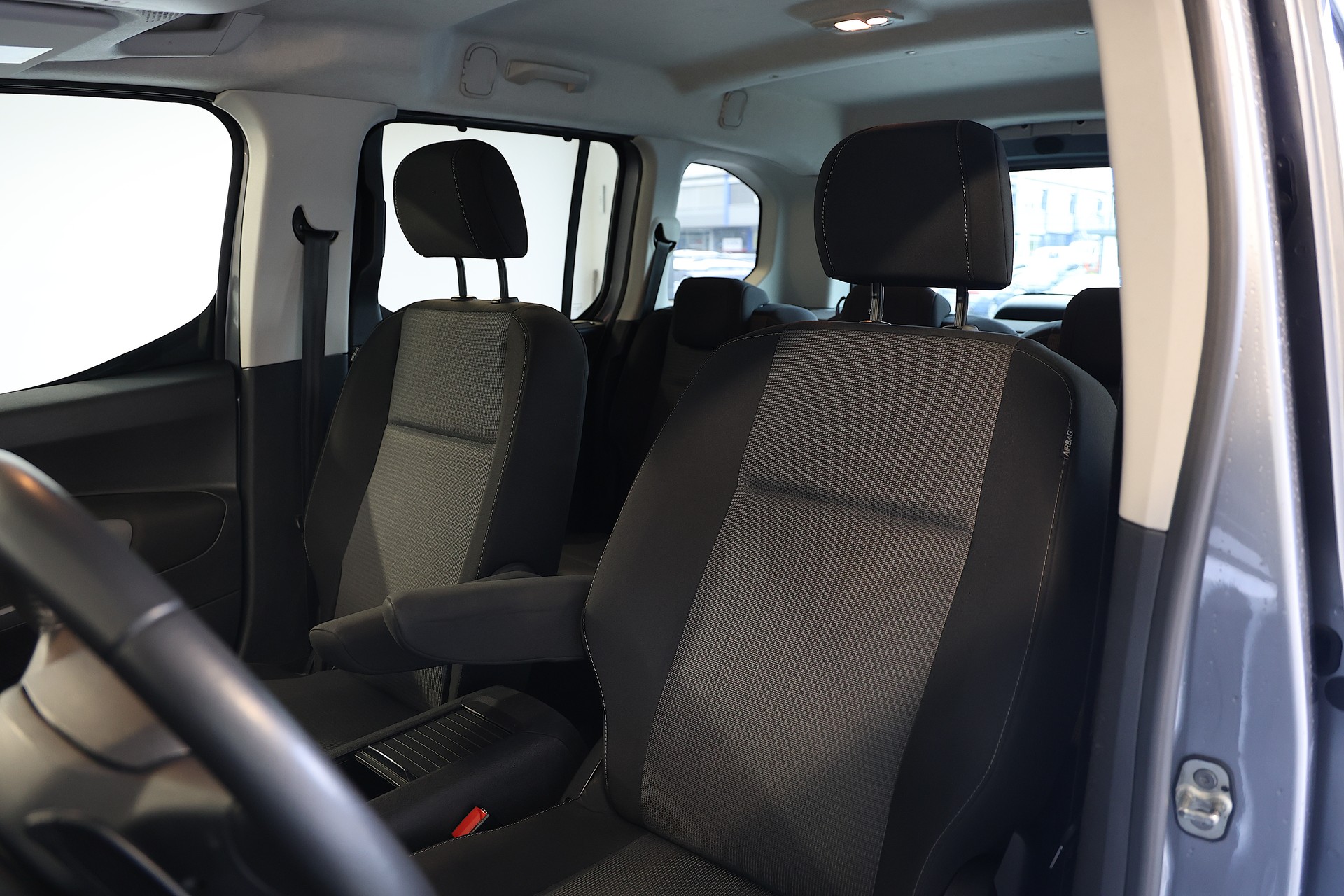 TOYOTA Proace City Verso 1.2 Trend *ZAHNRIEMEN ersetzt* Medium Automatik-image-6
