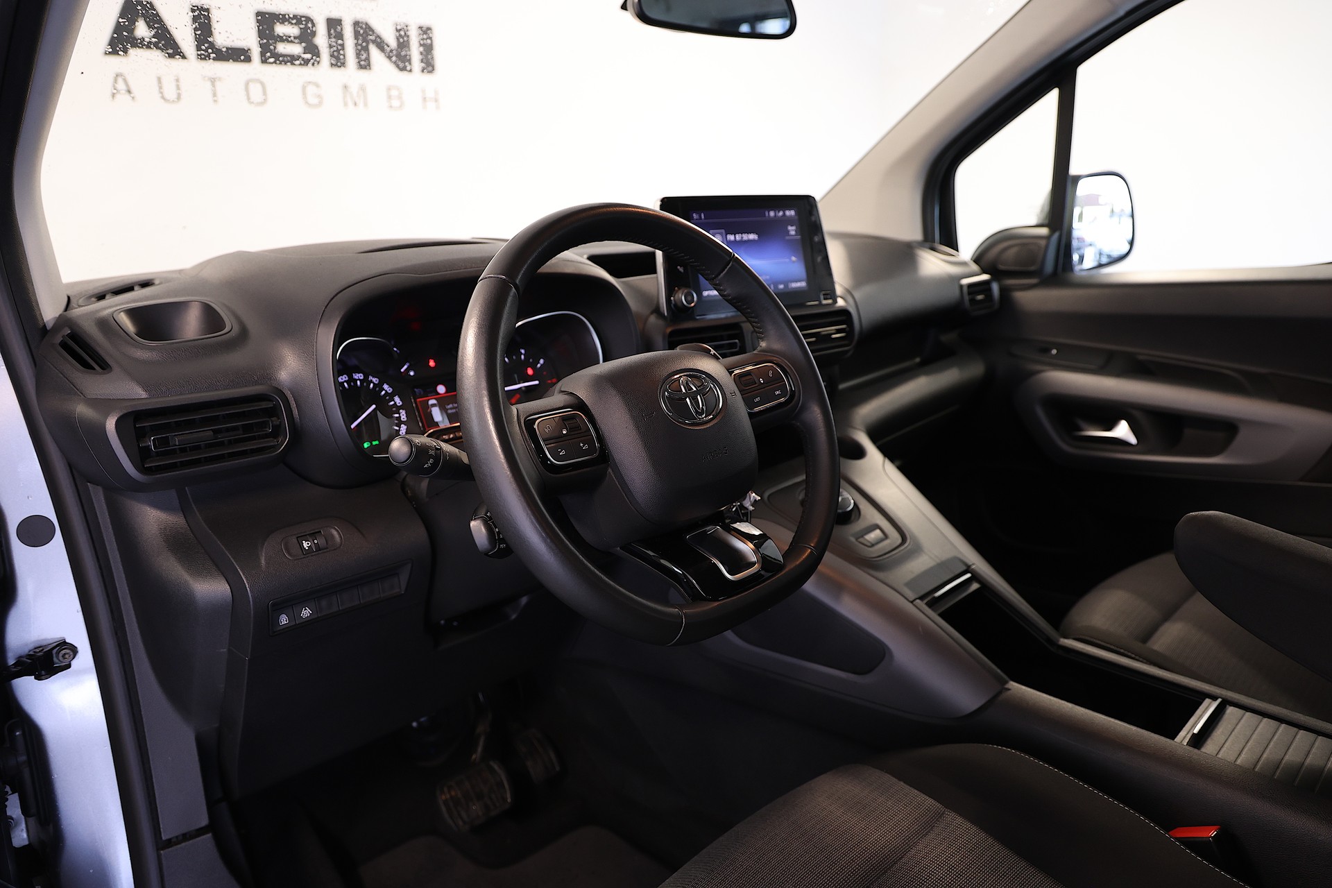 TOYOTA Proace City Verso 1.2 Trend *ZAHNRIEMEN ersetzt* Medium Automatik-image-9