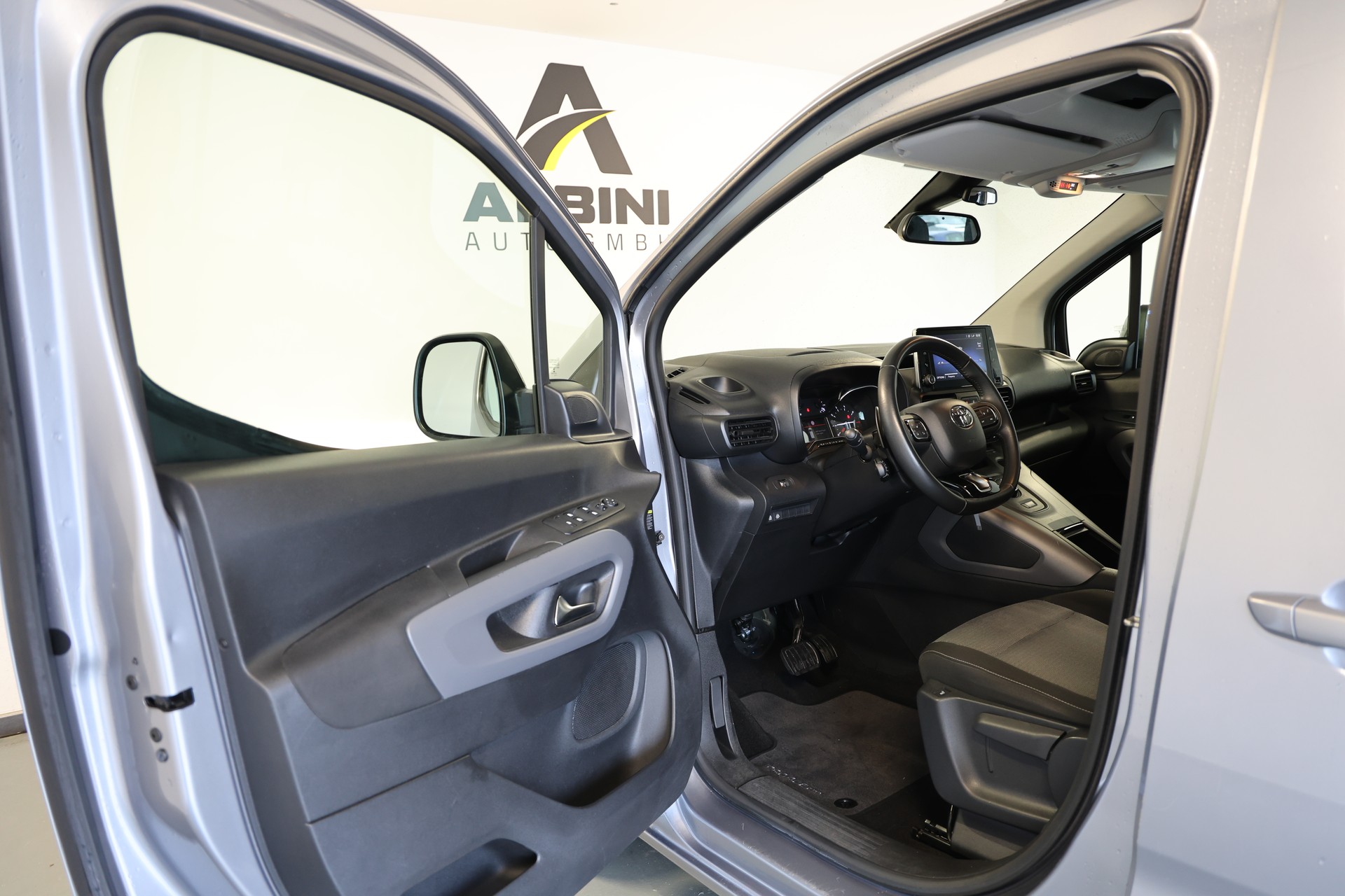 TOYOTA Proace City Verso 1.2 Trend *ZAHNRIEMEN ersetzt* Medium Automatik-image-4
