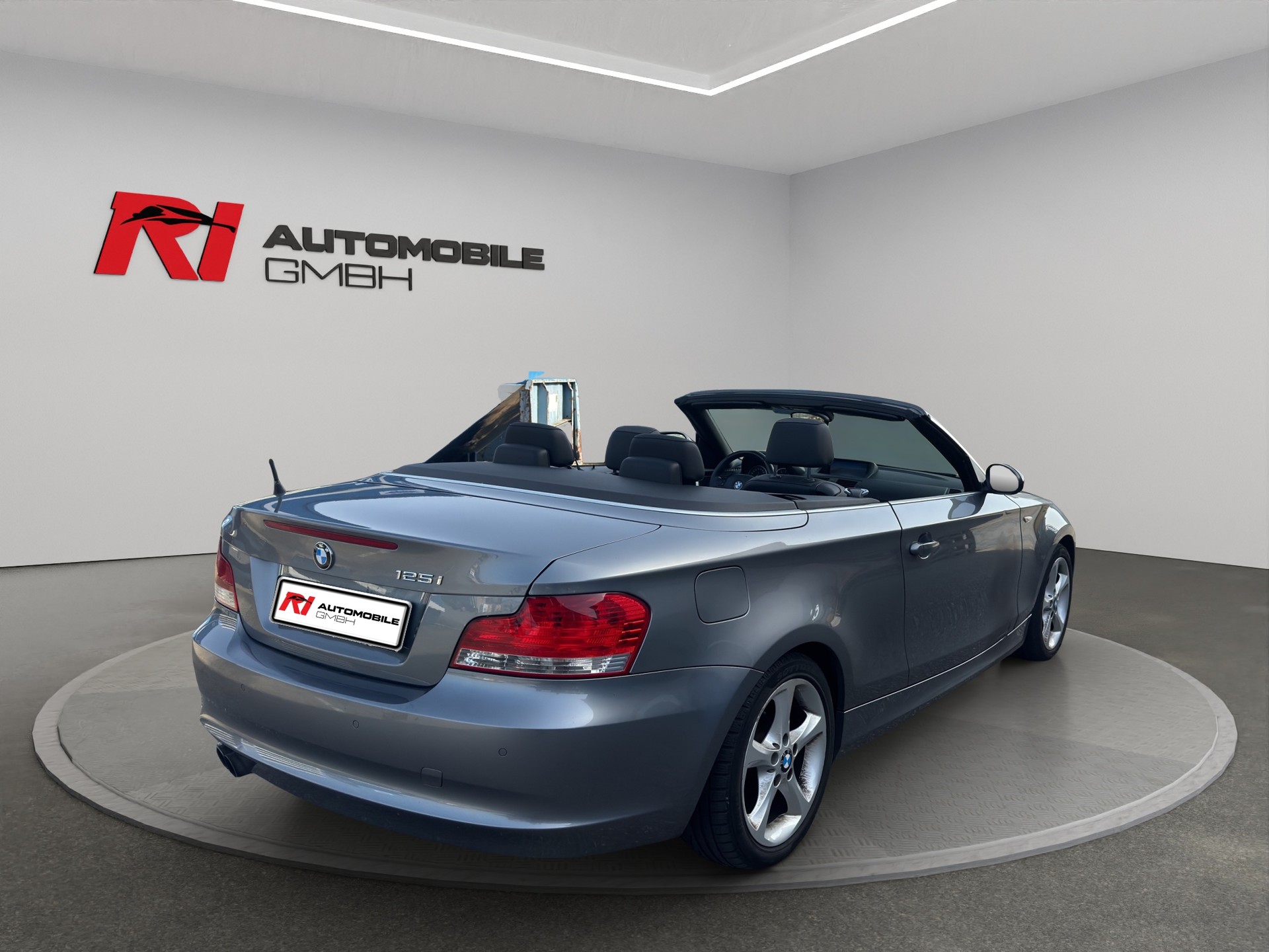 BMW 125i Cabrio Steptronic-showroom-element-3