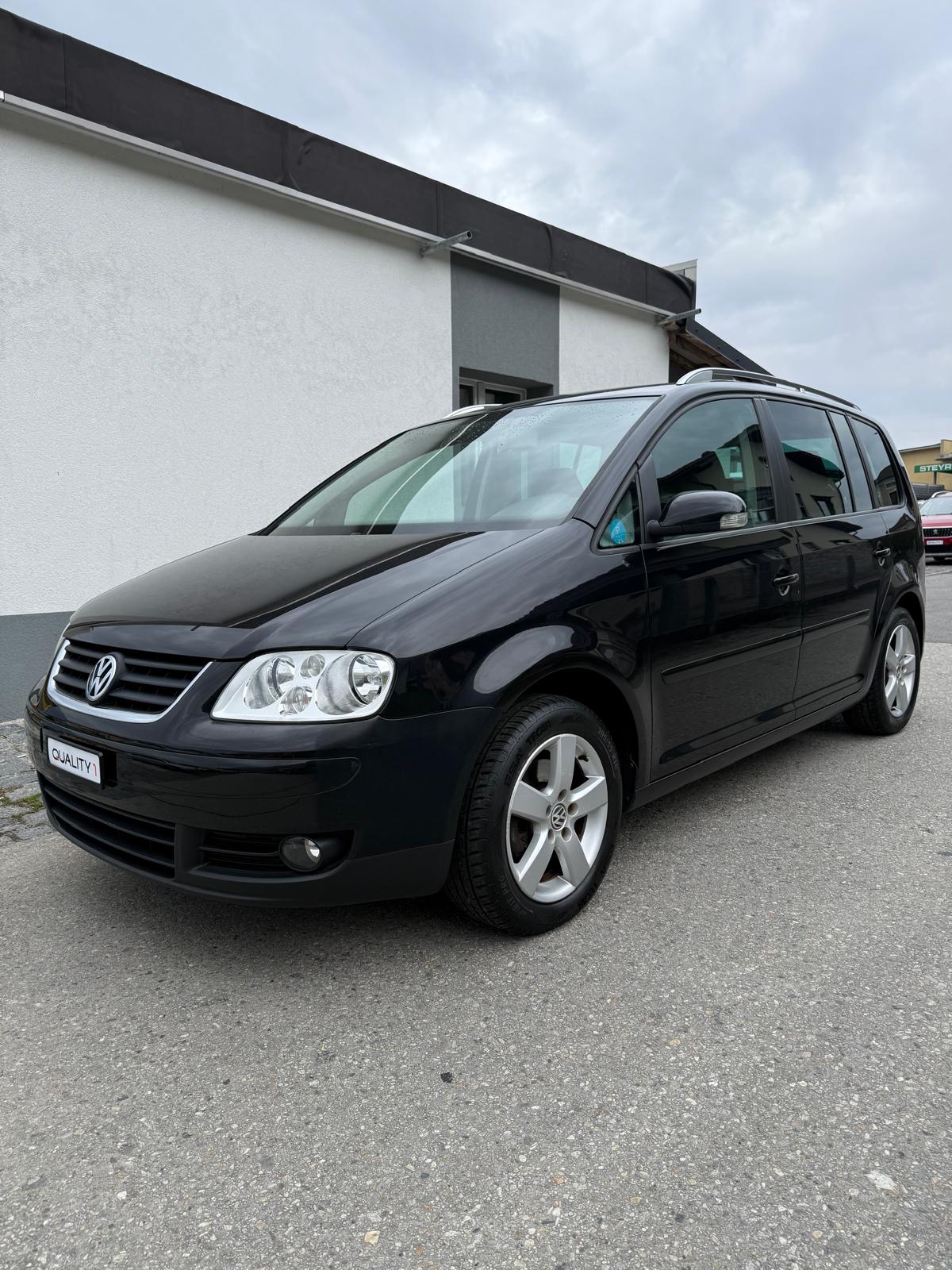VW Touran 2.0 TDI Highline-image-1