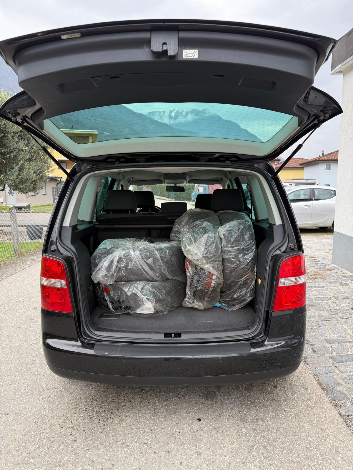 VW Touran 2.0 TDI Highline-image-8