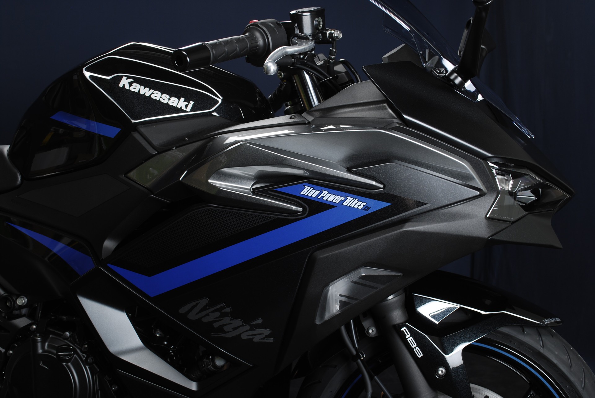 KAWASAKI Ninja 500 SE MY26-image-2