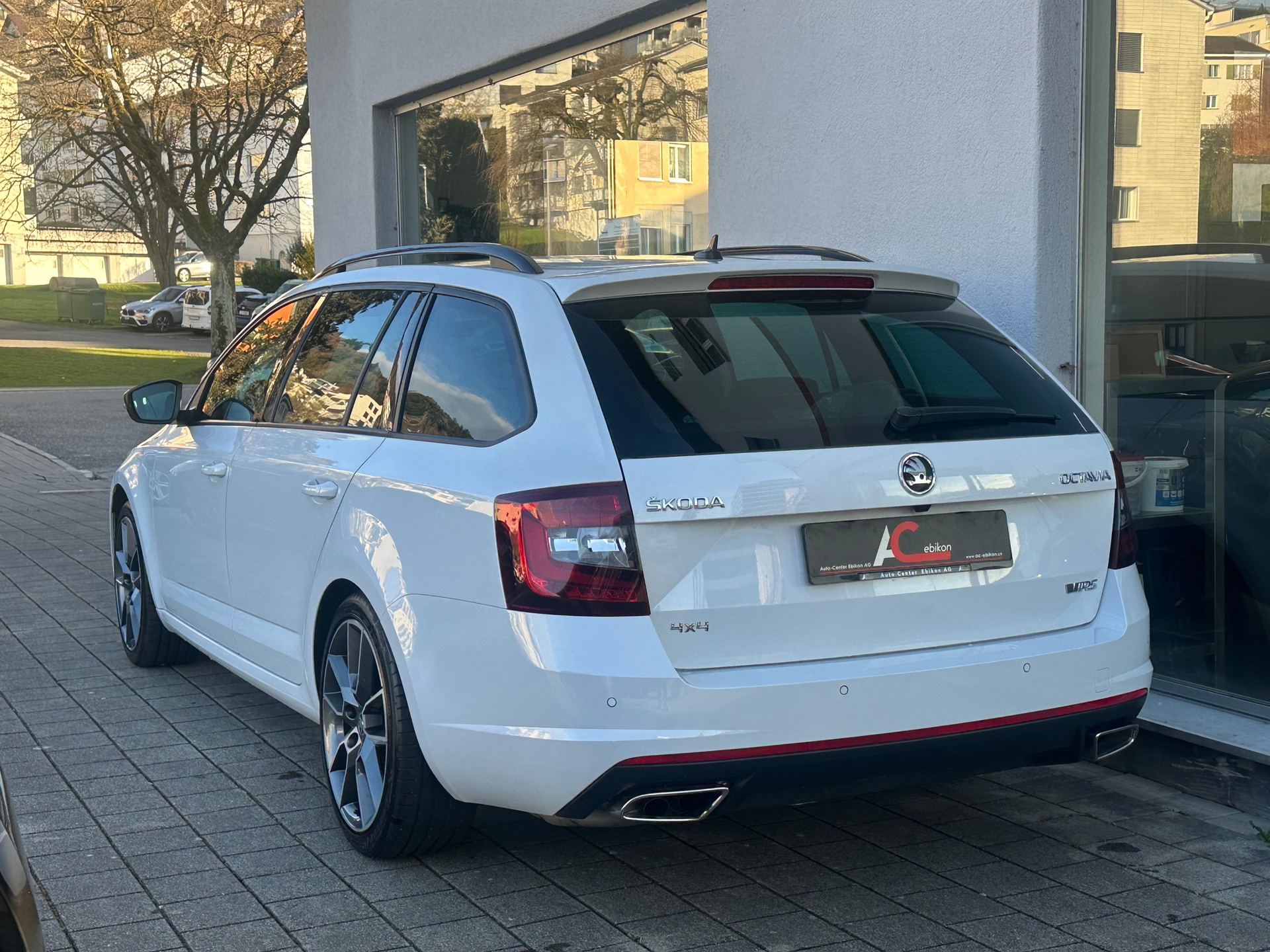 SKODA Octavia Combi 2.0 TDI RS 4x4 DSG-image-1