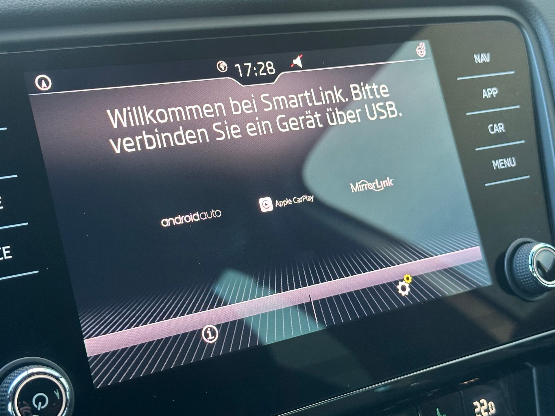 SKODA Octavia Combi 2.0 TDI RS 4x4 DSG-image-10
