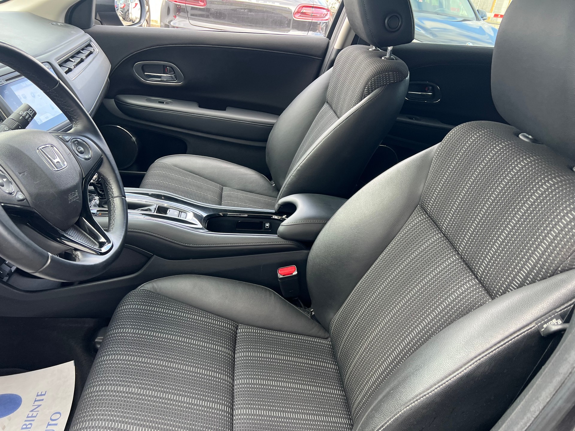 HONDA HR-V 1.5i-VTEC Executive CVT-image-8