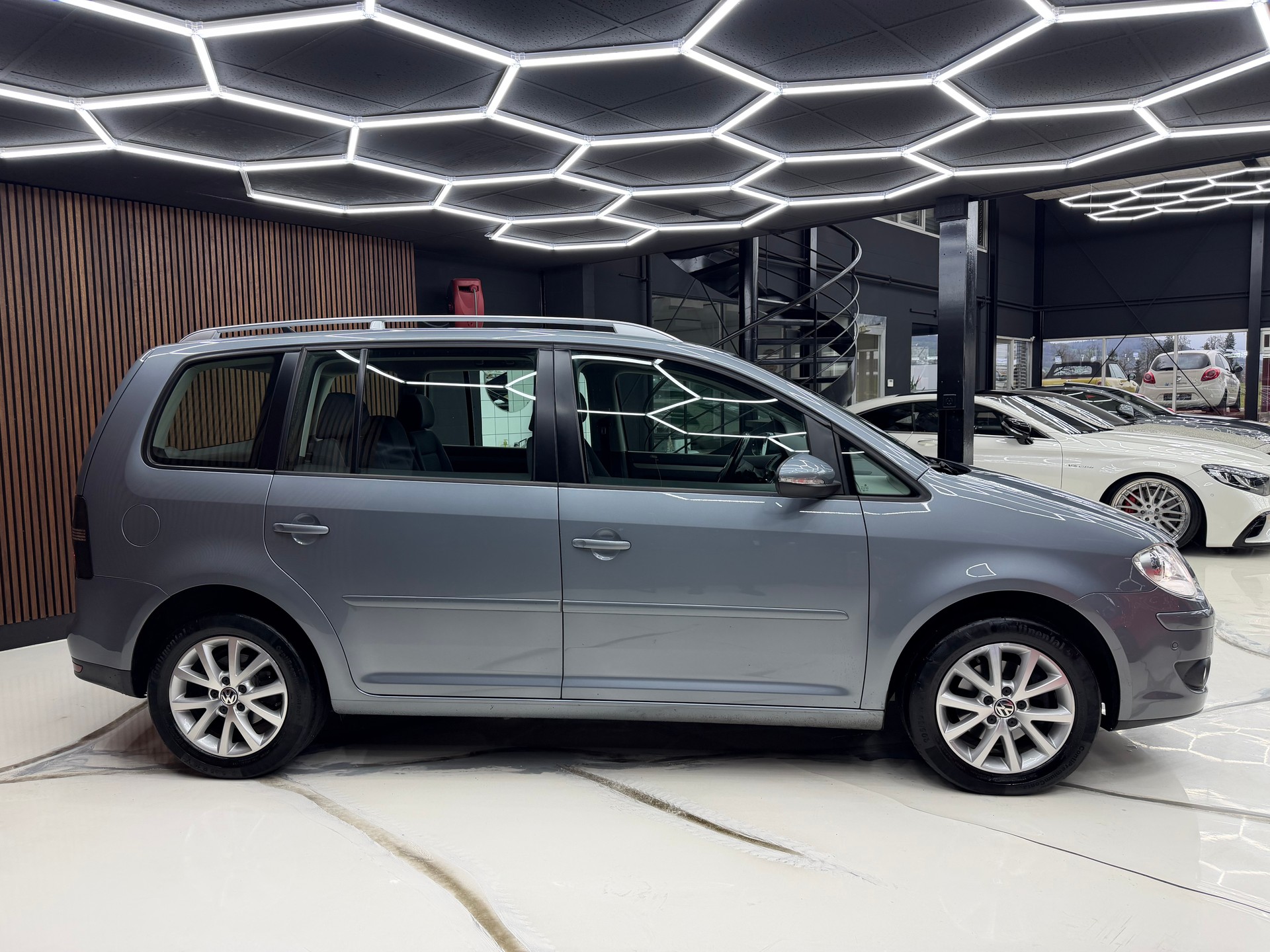 VW Touran 1.4 TSI Team DSG-image-4
