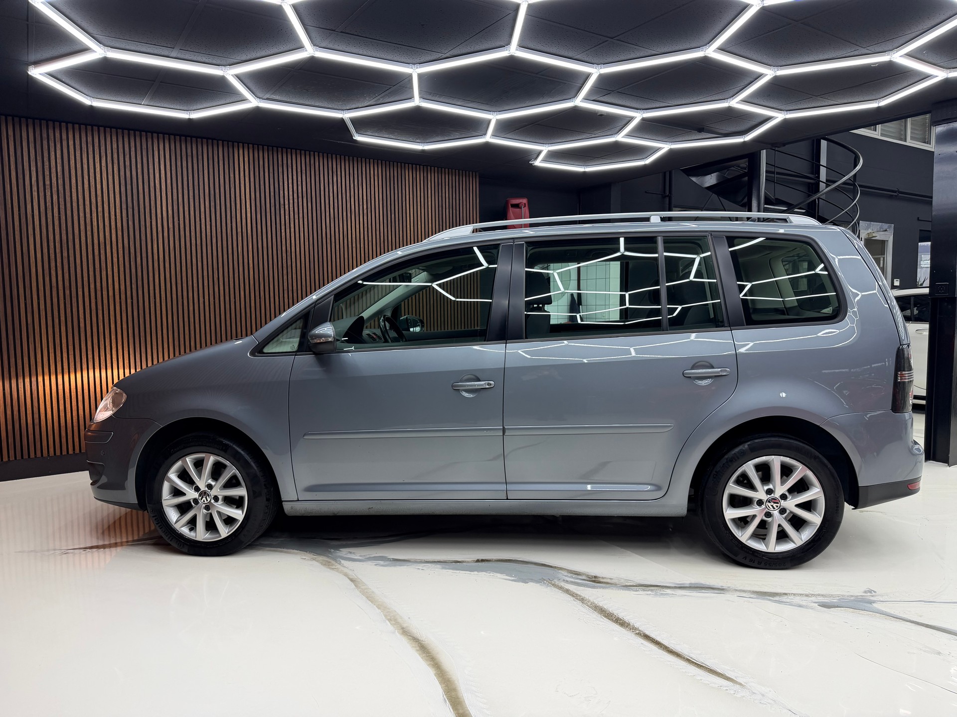 VW Touran 1.4 TSI Team DSG-image-10
