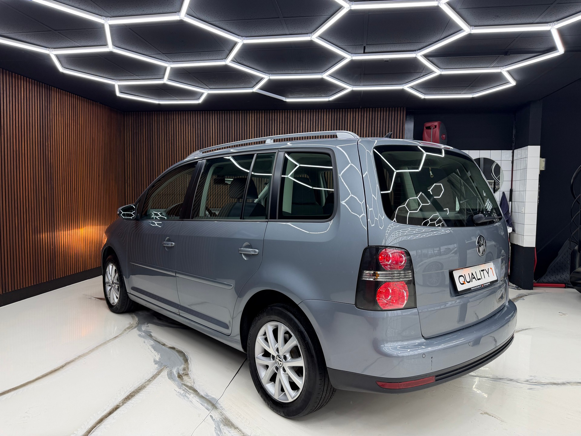 VW Touran 1.4 TSI Team DSG-image-9