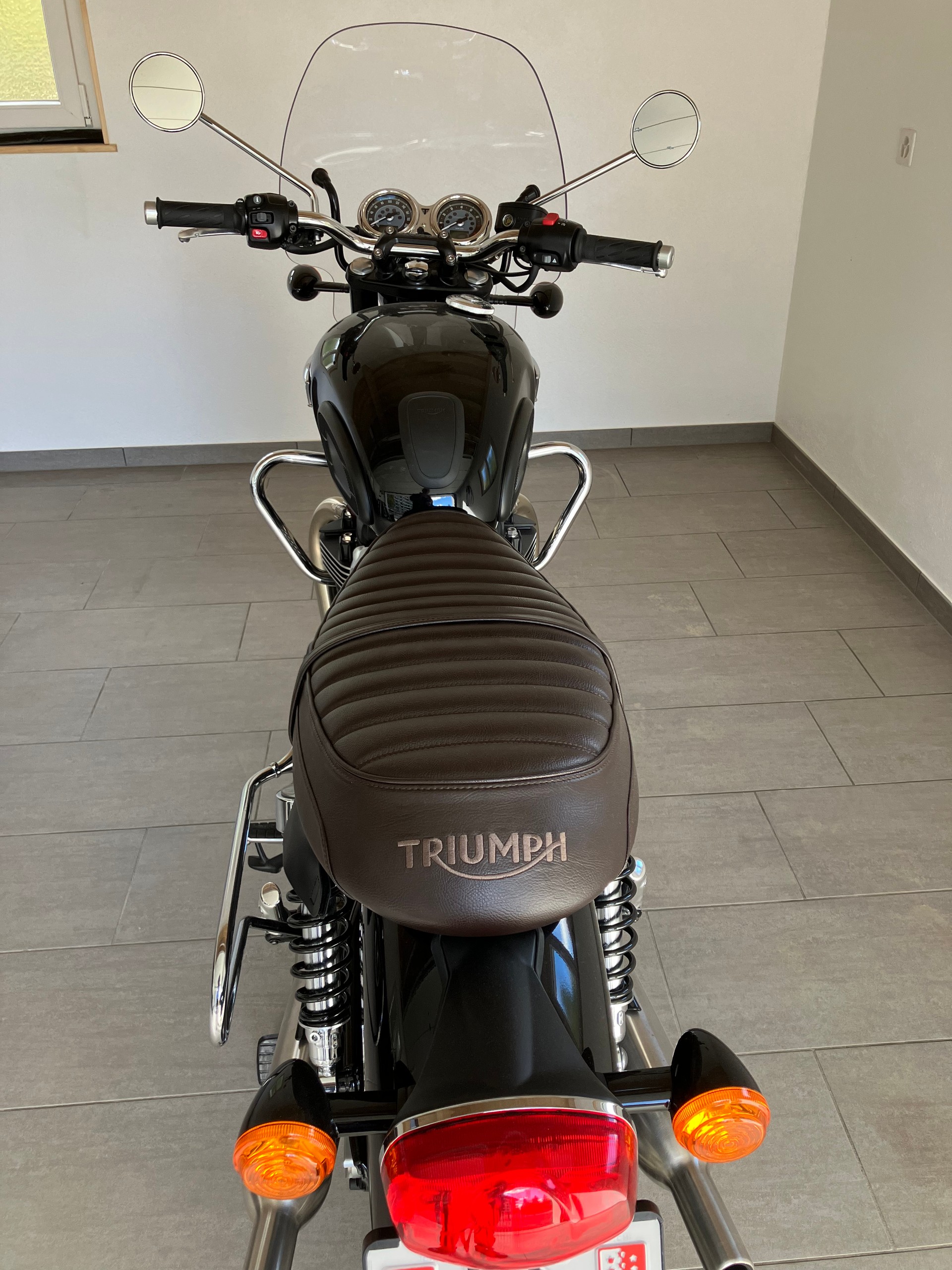 TRIUMPH Bonneville 900 T 100-image-7