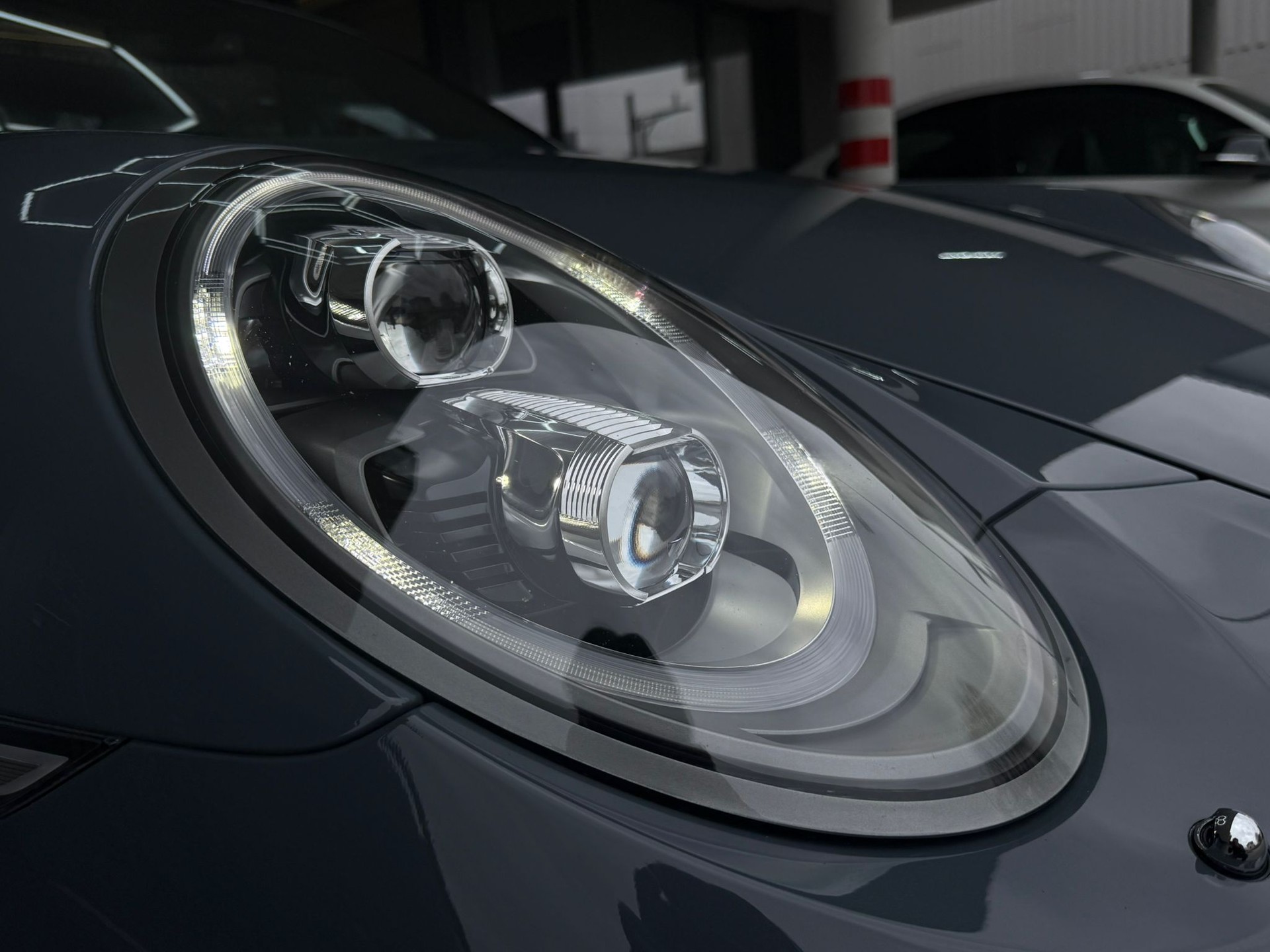 PORSCHE 911 Targa 4S PDK 991.2 ** Porsche Approved **-showroom-element-3