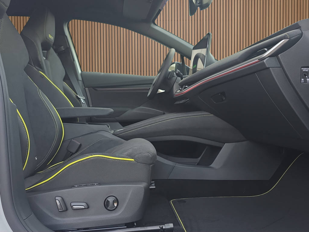 SKODA Elroq RS-MAXX 4x4-image-13