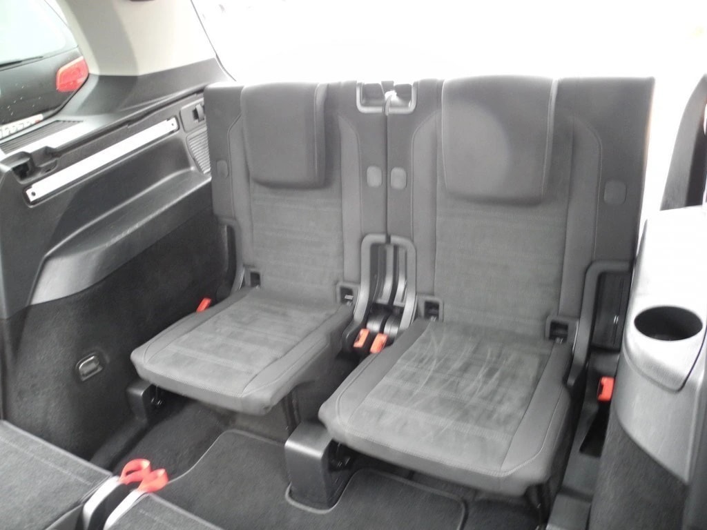 VW Touran 2.0 TDI BlueMotion Technology Highline DSG ** 190 PS ** 7-Plätzer ** Navi mit RF-kamera ** Frisch MFK *-image-9