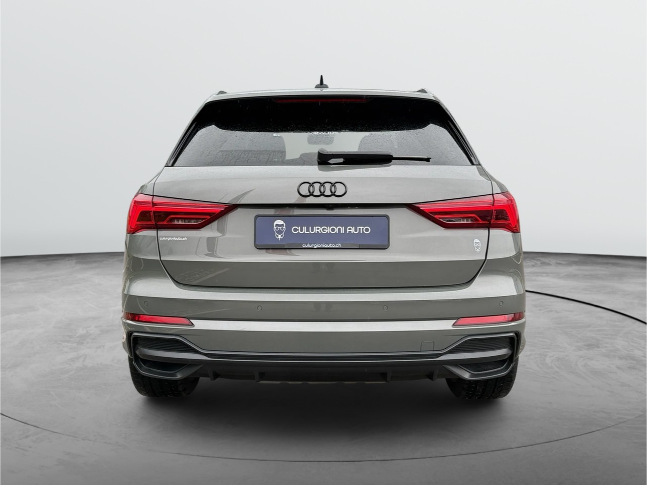 AUDI Q3 40 TFSI S line quattro S-tronic-image-5