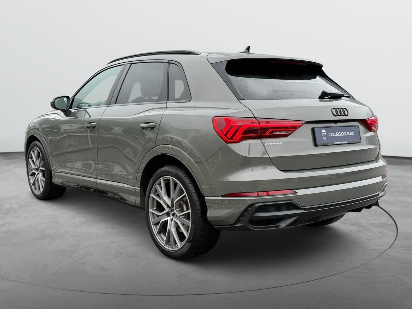 AUDI Q3 40 TFSI S line quattro S-tronic-image-6