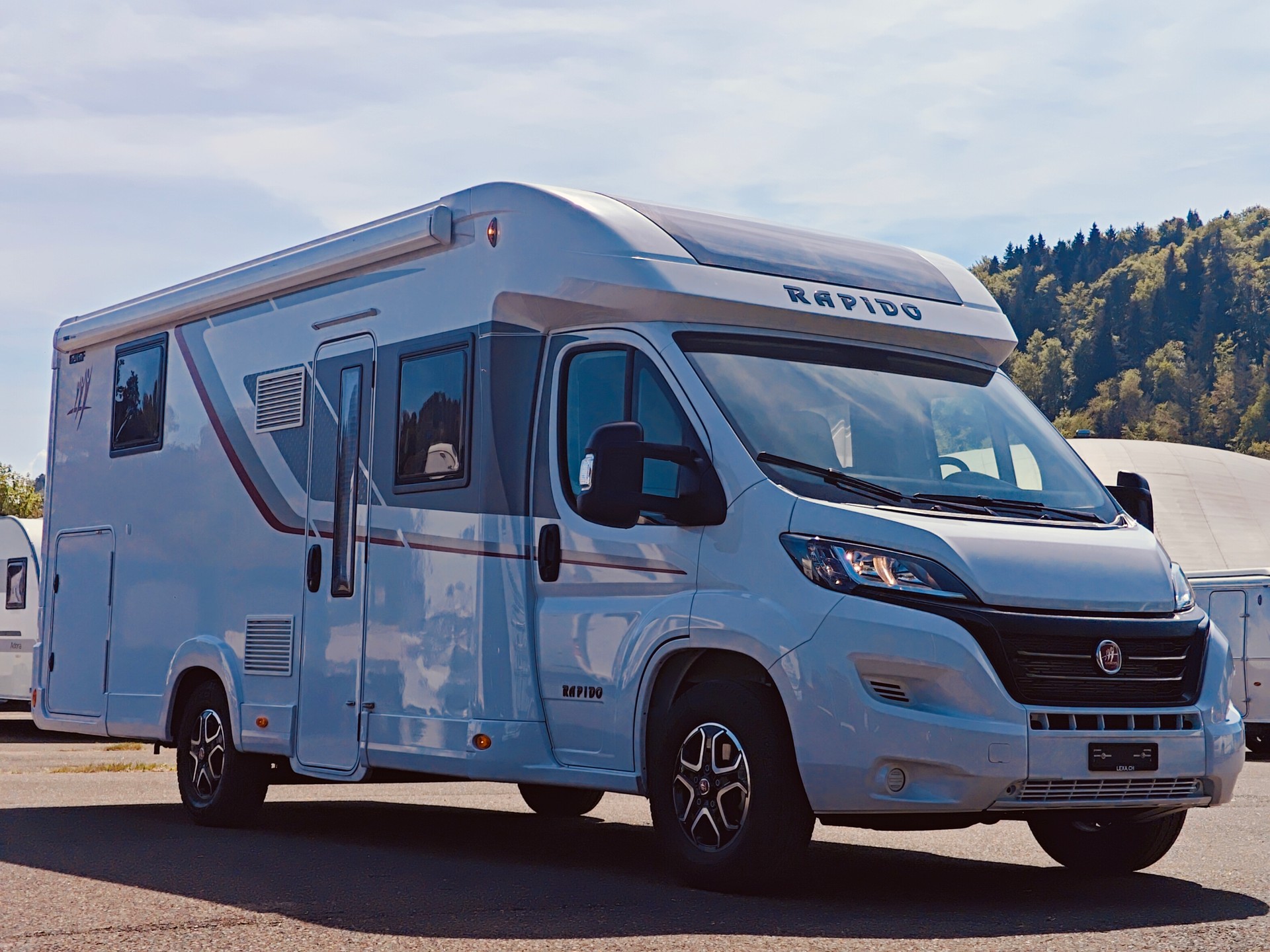 FIAT Rapido SERIE 6 696 F - Automat -- Queensbett XL -- Hubbett -- Solar & Lithium -- Dachklima -- Bodenheizung -- Clesana WC-showroom-element-1