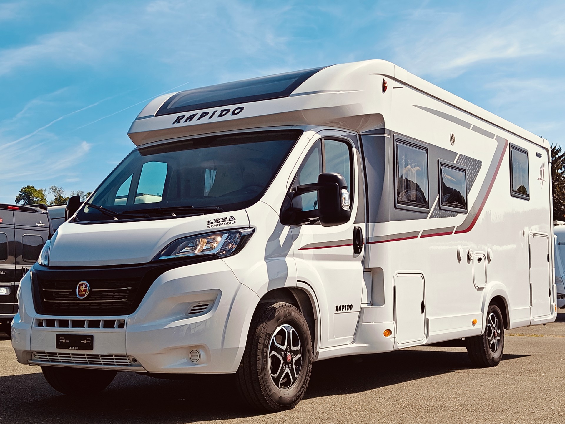 FIAT Rapido SERIE 6 696 F - Automat -- Queensbett XL -- Hubbett -- Solar & Lithium -- Dachklima -- Bodenheizung -- Clesana WC