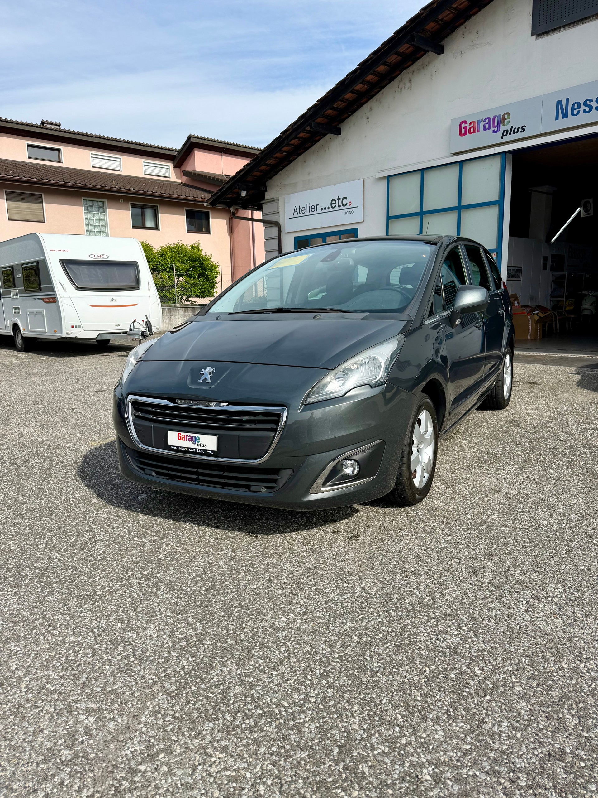 PEUGEOT 5008 1.6 BlueHDi 5008 1.6 BlueHDi Business EAT