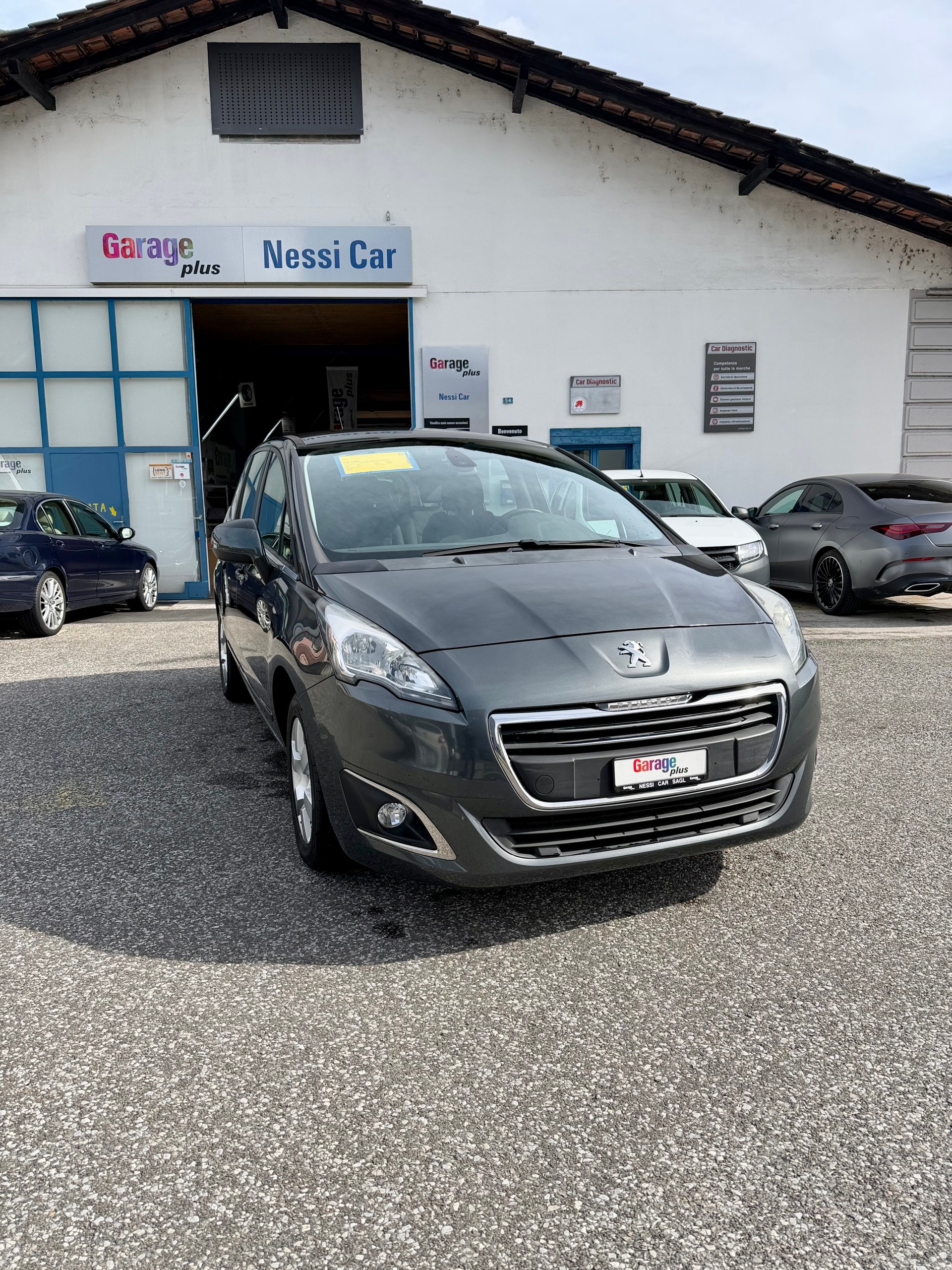 PEUGEOT 5008 1.6 BlueHDi 5008 1.6 BlueHDi Business EAT-image-1