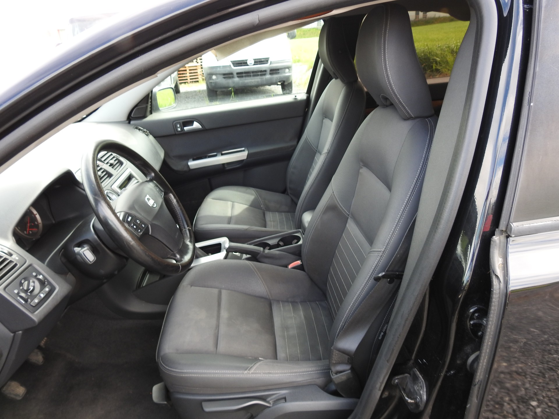 VOLVO S40 T5 Momentum-image-12