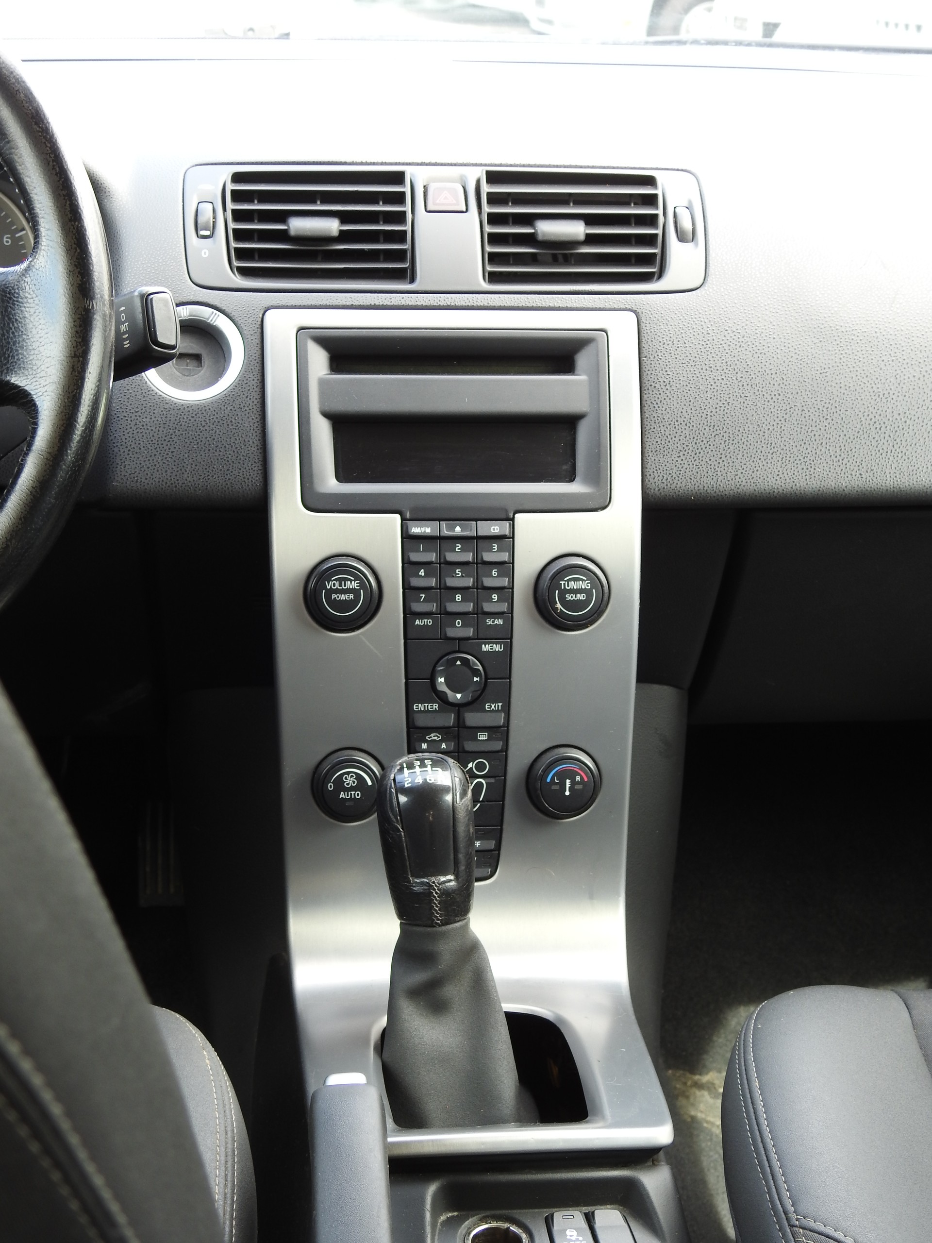VOLVO S40 T5 Momentum-image-16