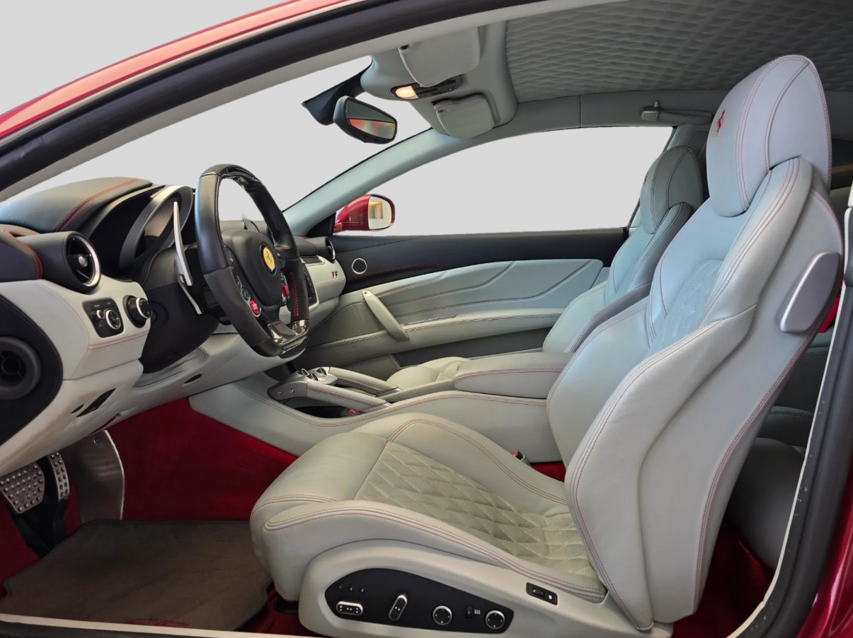 FERRARI FF-image-8