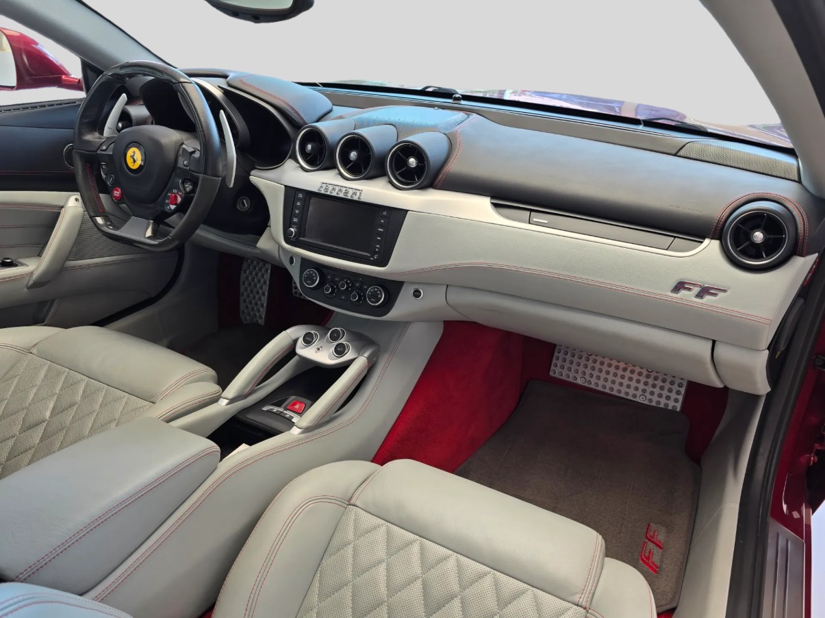 FERRARI FF-image-13