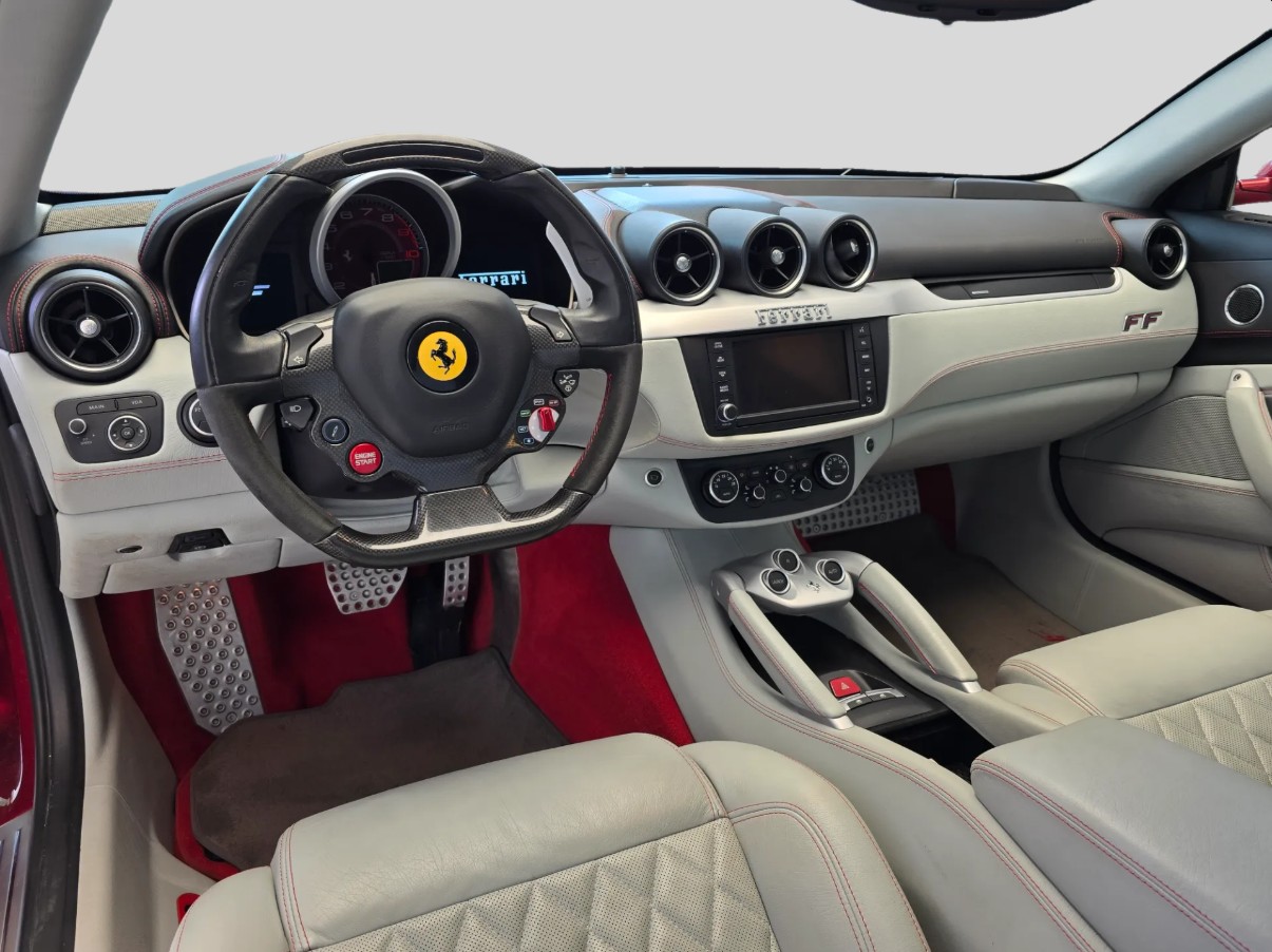 FERRARI FF-image-10