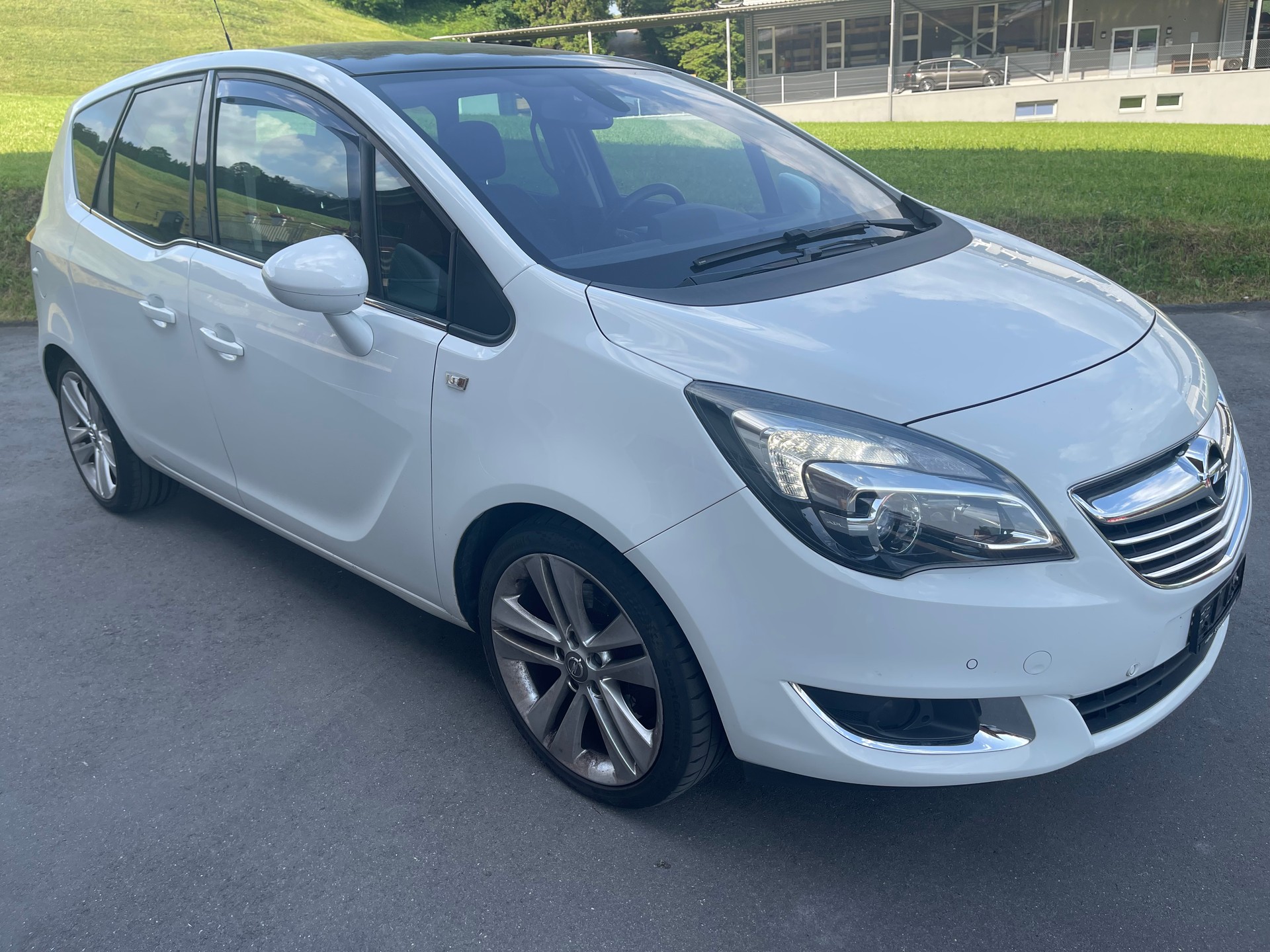 OPEL Meriva 1.4 Turbo Active Edition Automatic-image-4