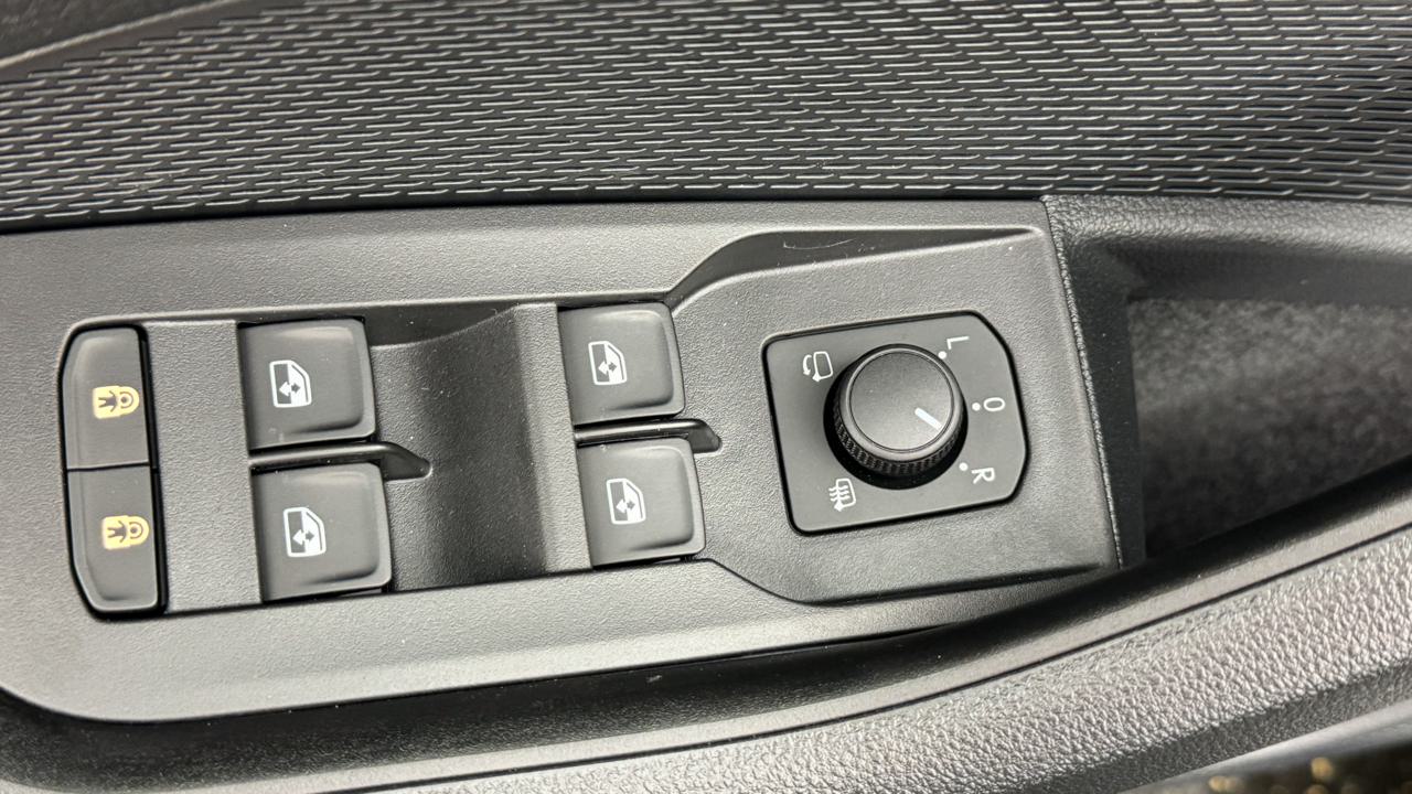 SKODA Octavia Combi 2.0 TSI DSG RS-image-8