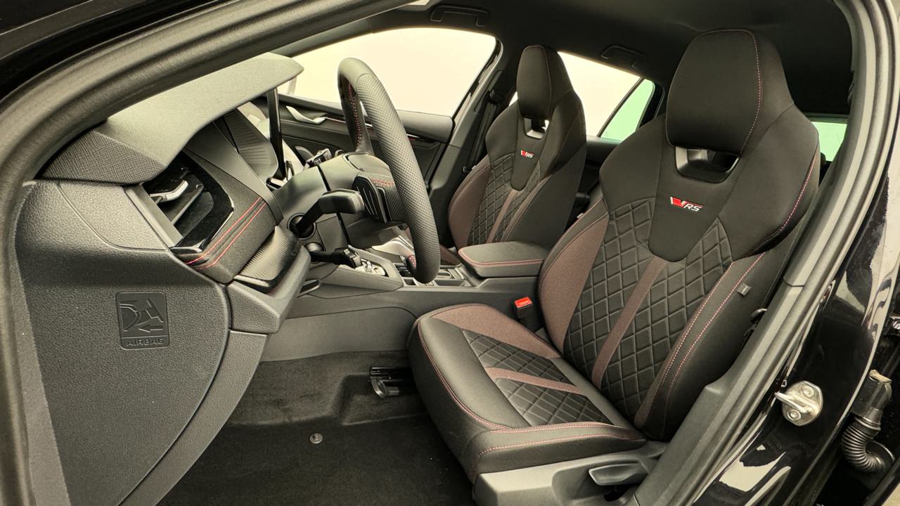 SKODA Octavia Combi 2.0 TSI DSG RS-image-4