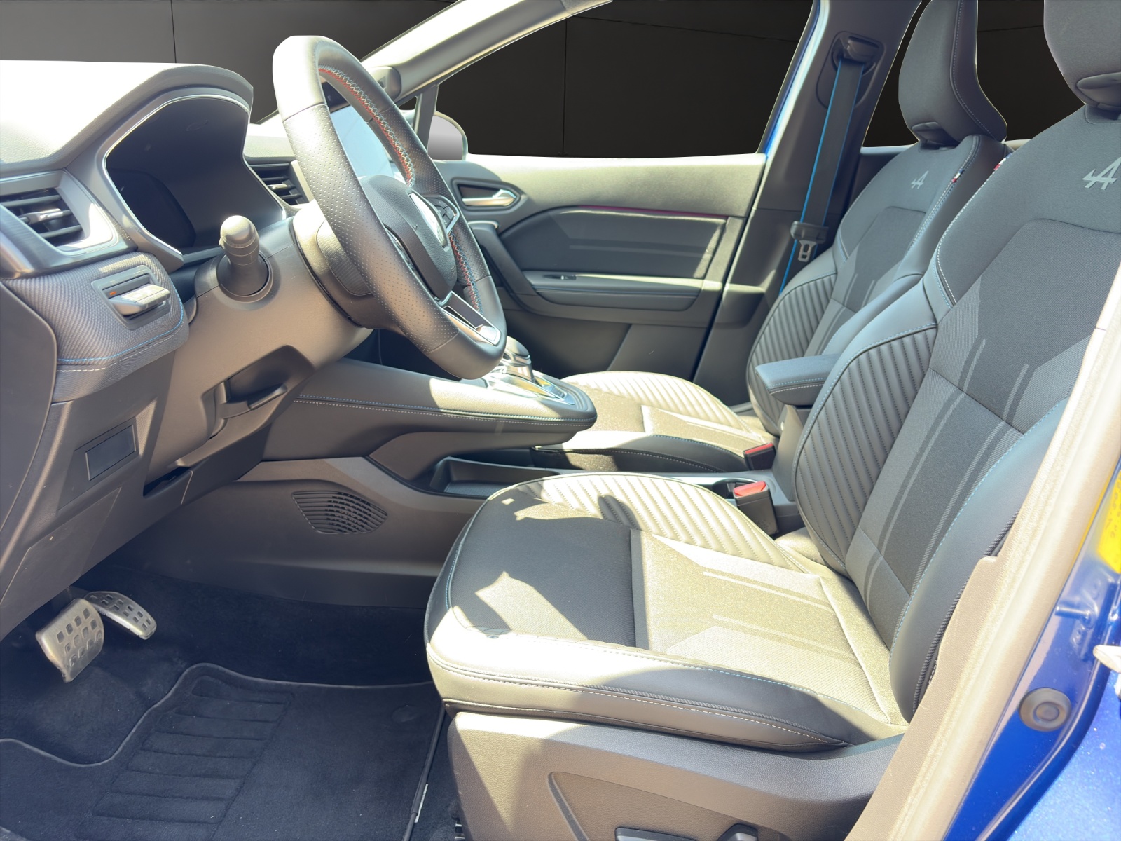 RENAULT Captur 1.6 E-Tech 145 Esprit Alpine DHT-image-8