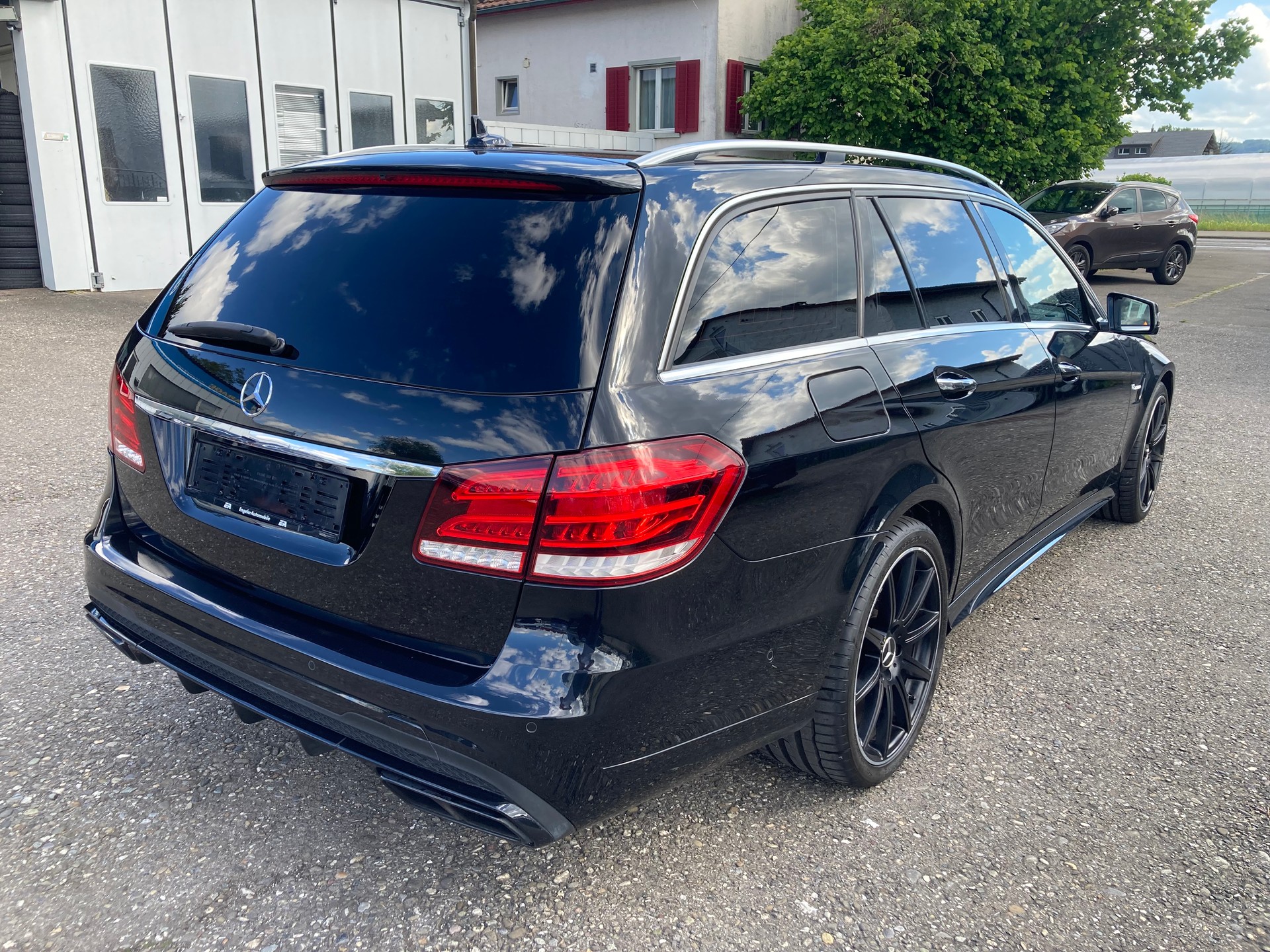 MERCEDES-BENZ E 63 AMG S 4Matic Speedshift Driver Package-image-5