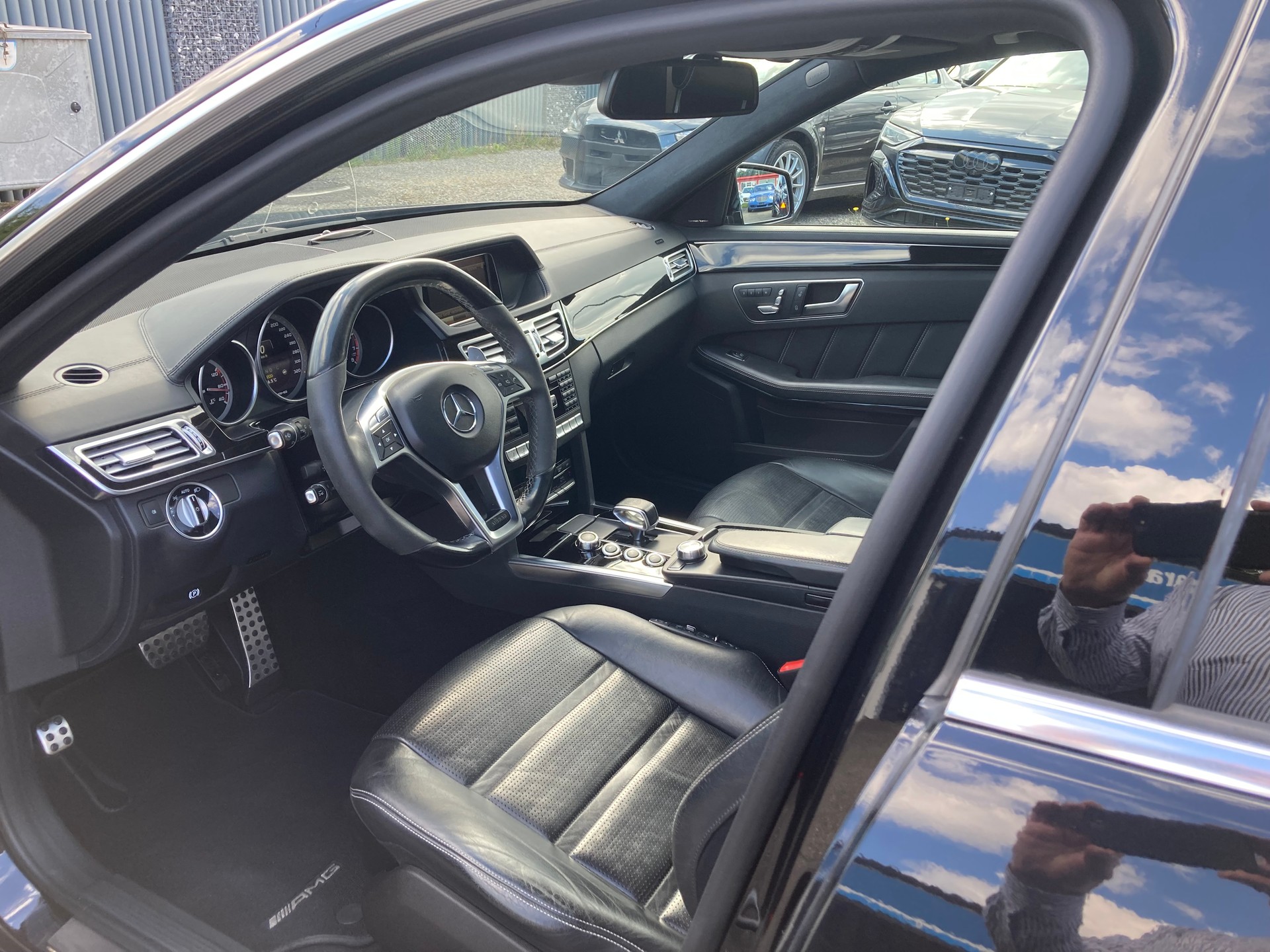 MERCEDES-BENZ E 63 AMG S 4Matic Speedshift Driver Package-image-6