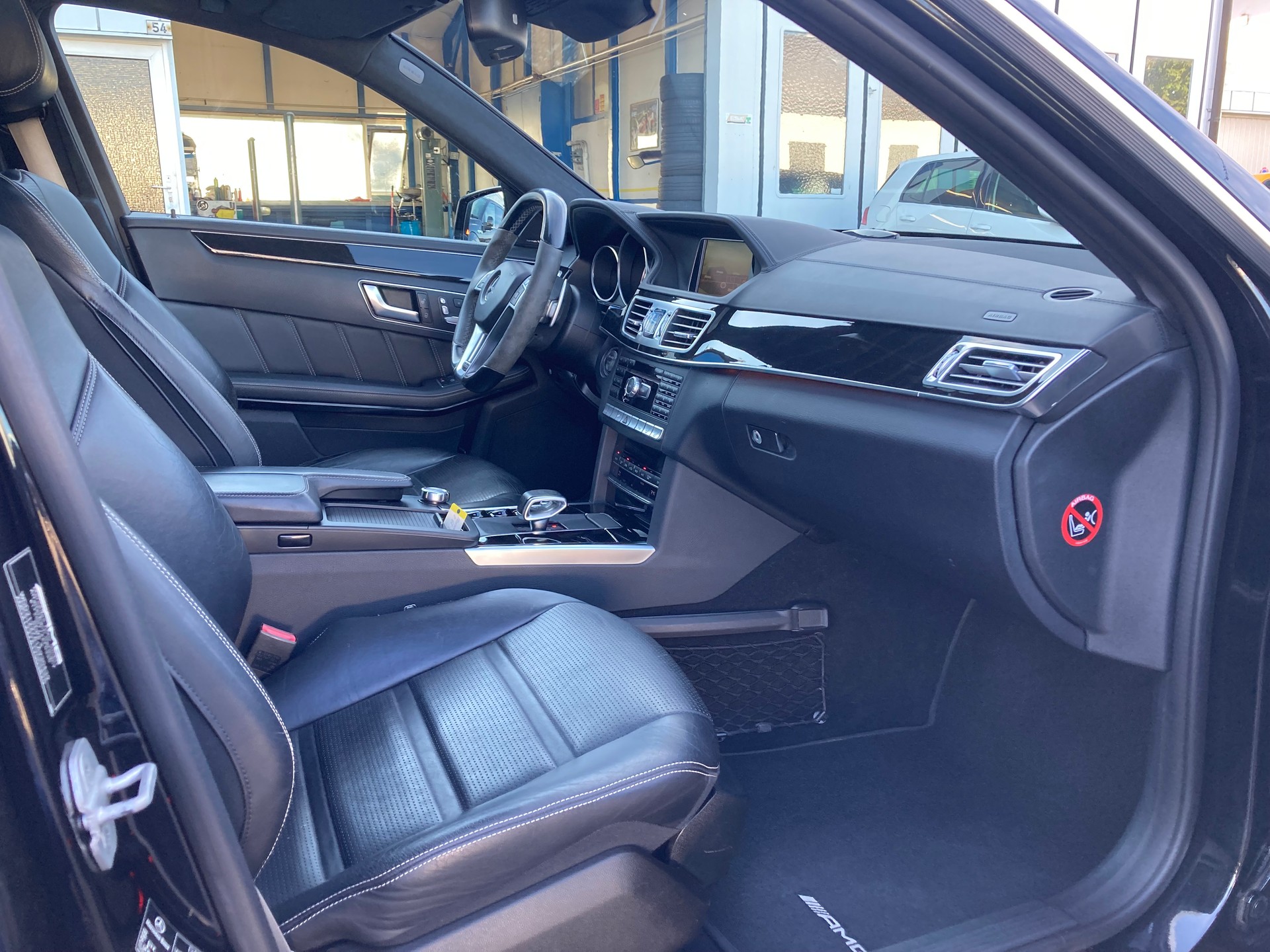 MERCEDES-BENZ E 63 AMG S 4Matic Speedshift Driver Package-image-10