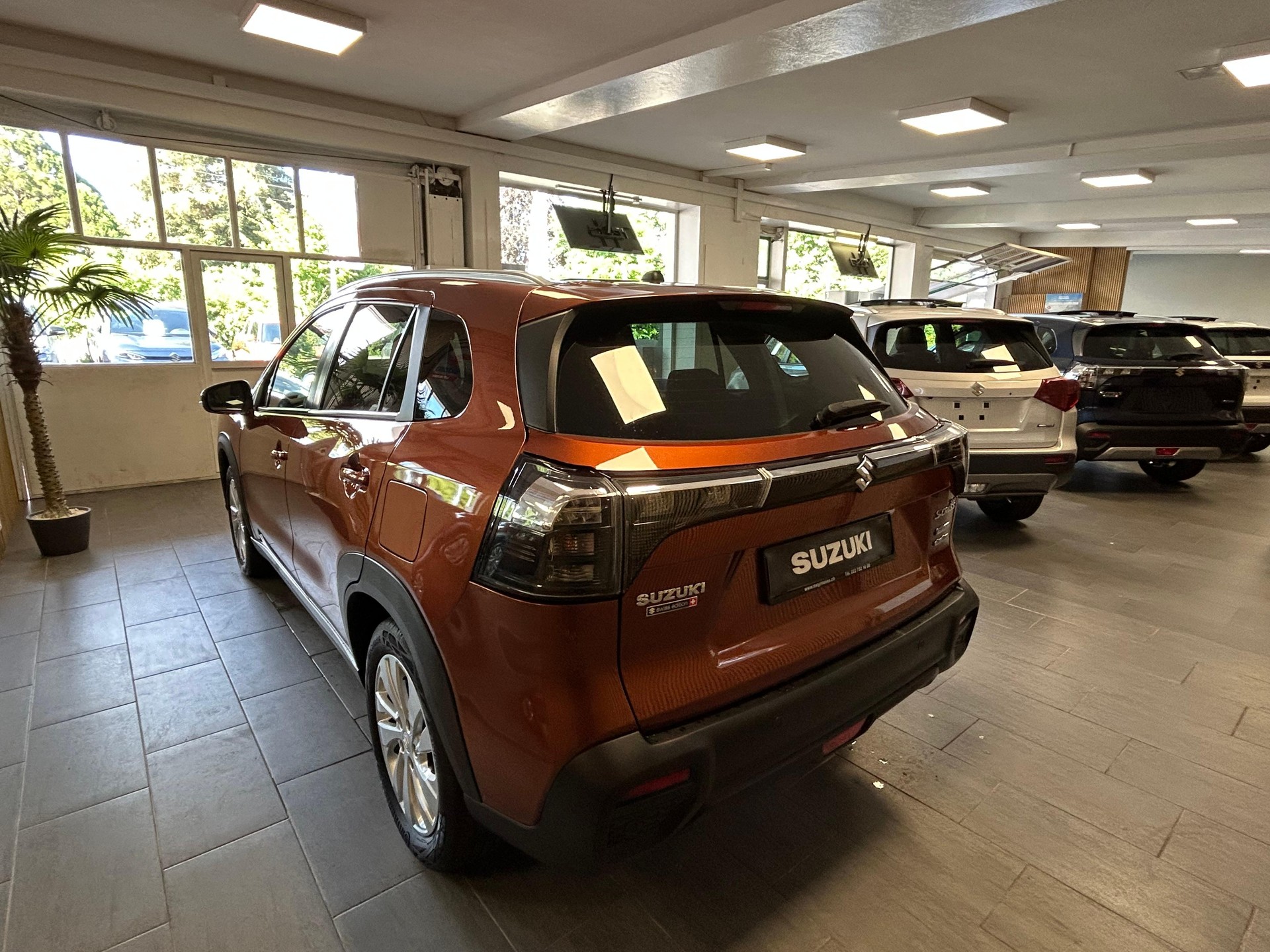 SUZUKI S-Cross 1.4 T Compact+ Hybrid 4x4-image-4