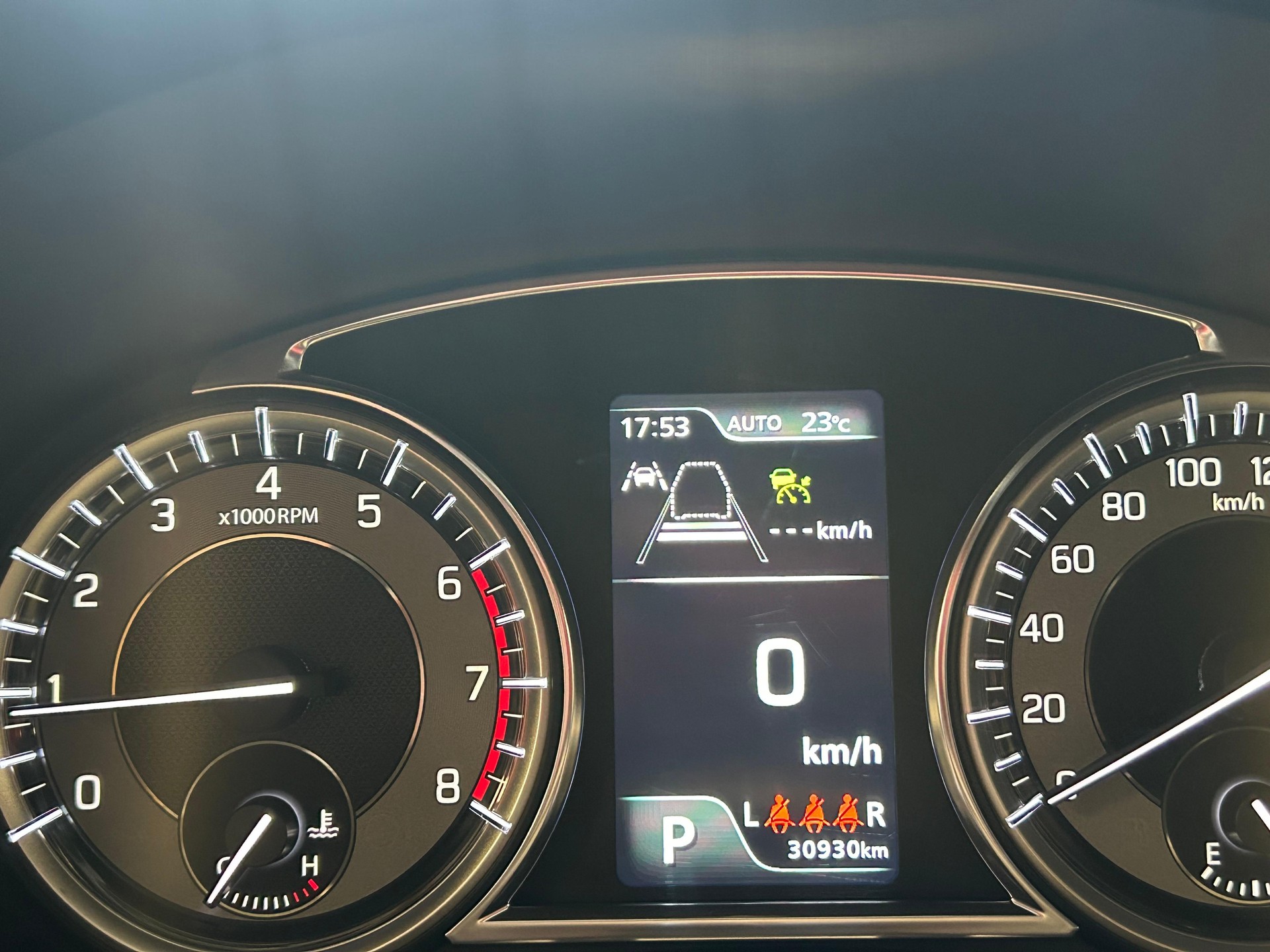 SUZUKI S-Cross 1.4 T Compact+ Hybrid 4x4-image-8