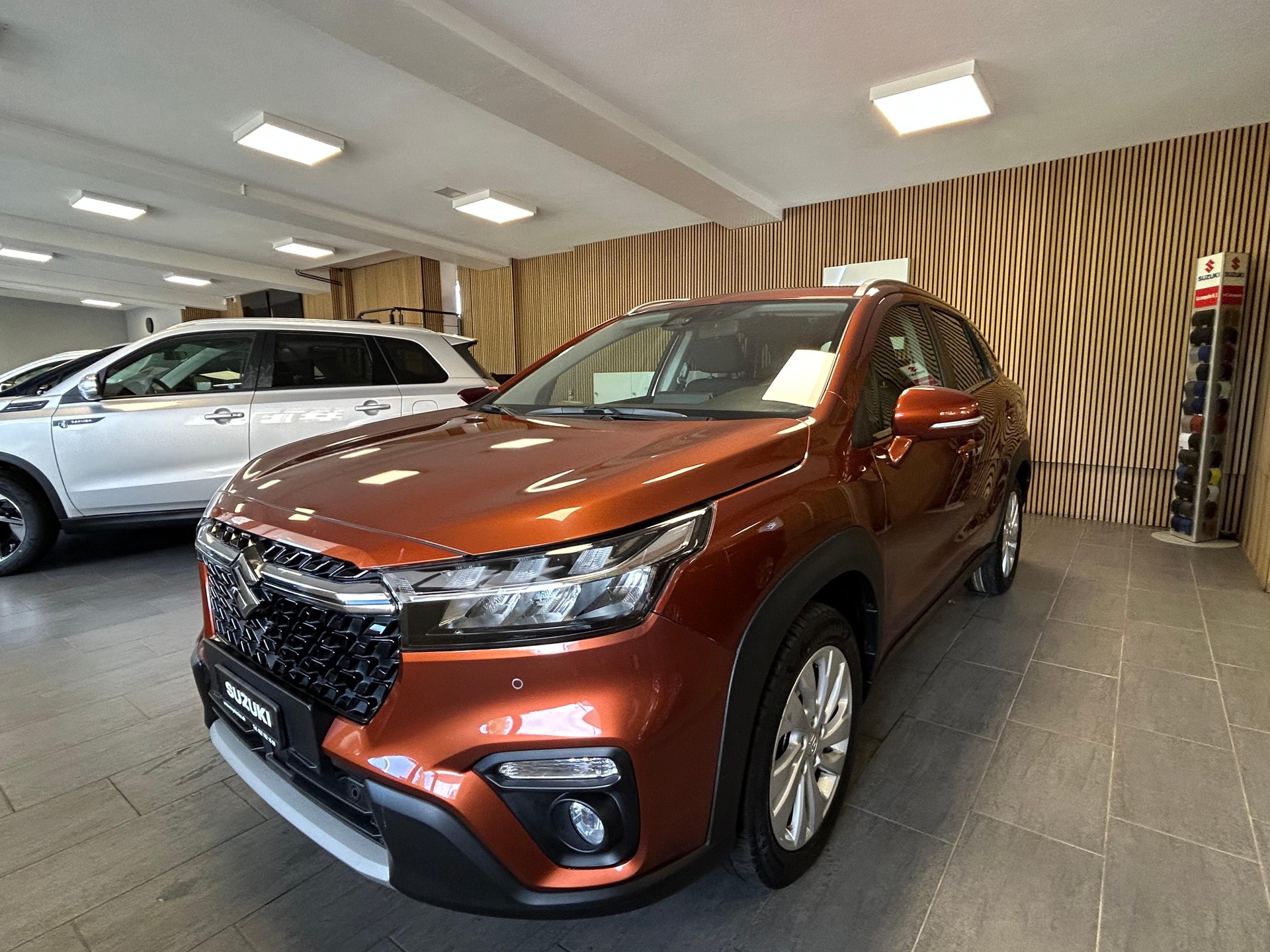 SUZUKI S-Cross 1.4 T Compact+ Hybrid 4x4-showroom-element-3