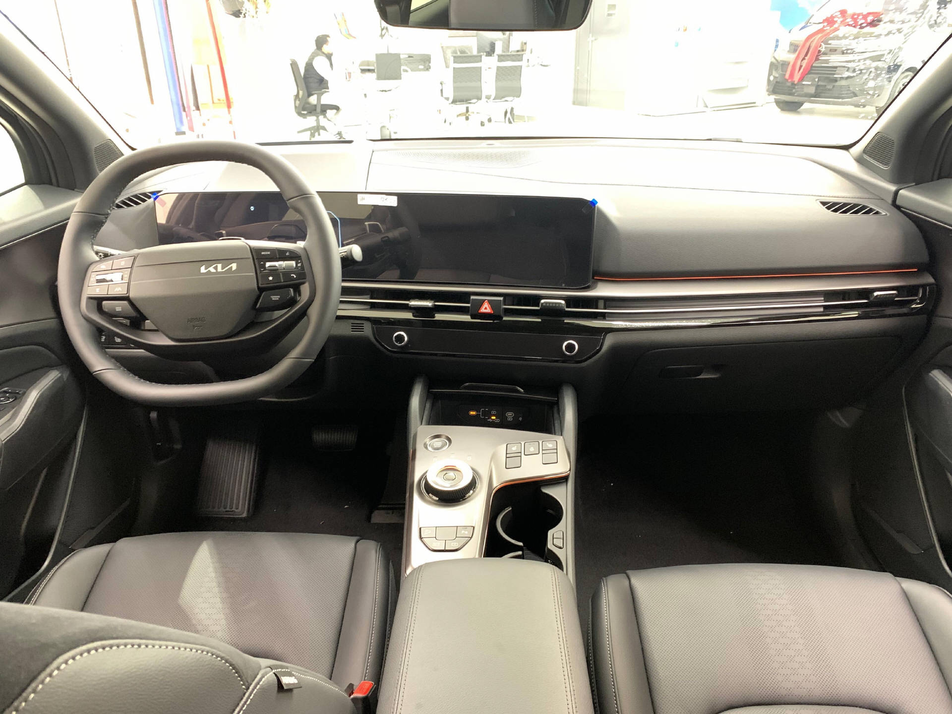 KIA Sportage 1.6 T-GDi Hybrid Black Edition-image-8