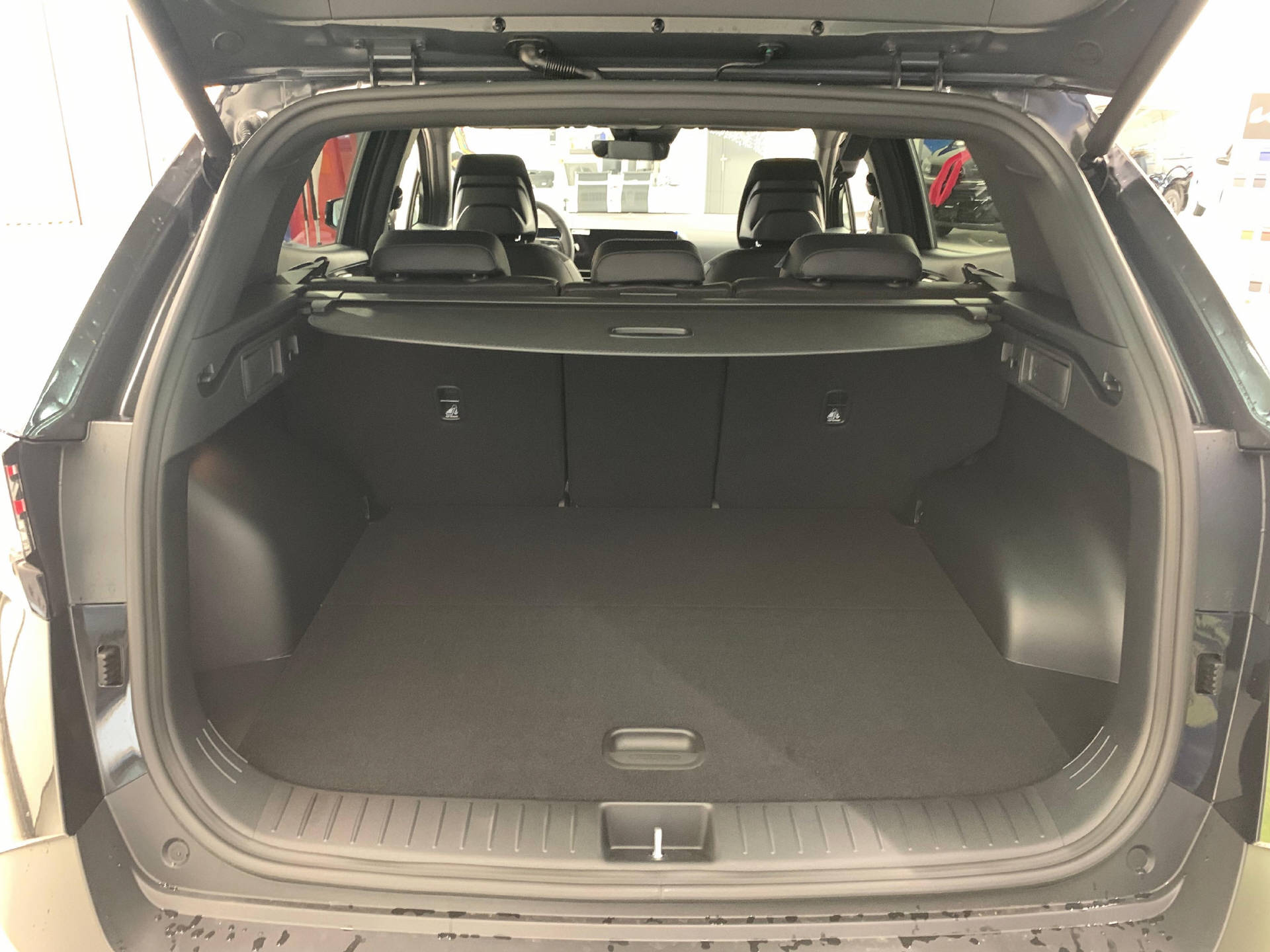 KIA Sportage 1.6 T-GDi Hybrid Black Edition-image-14