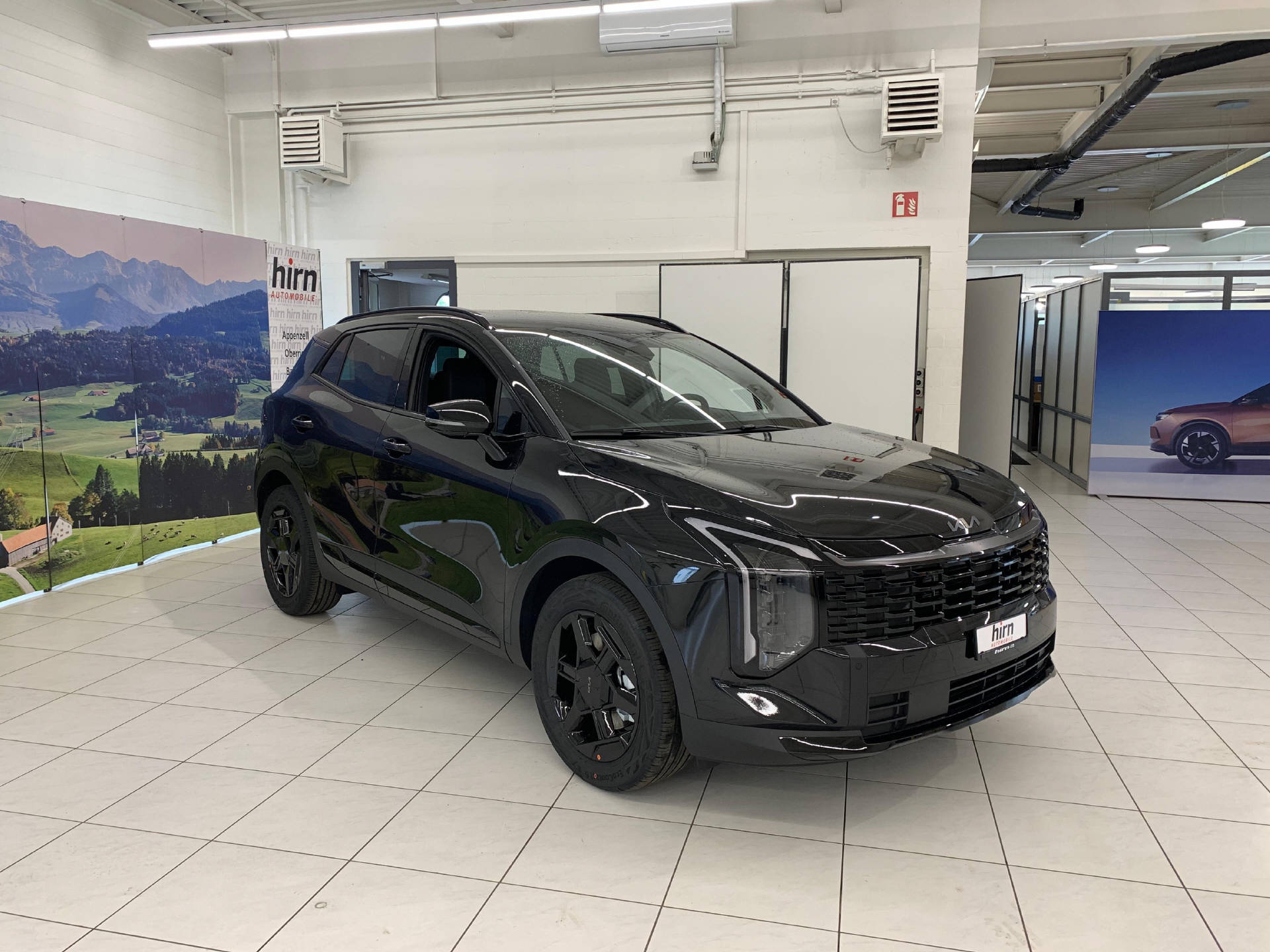 KIA Sportage 1.6 T-GDi Hybrid Black Edition-image-2