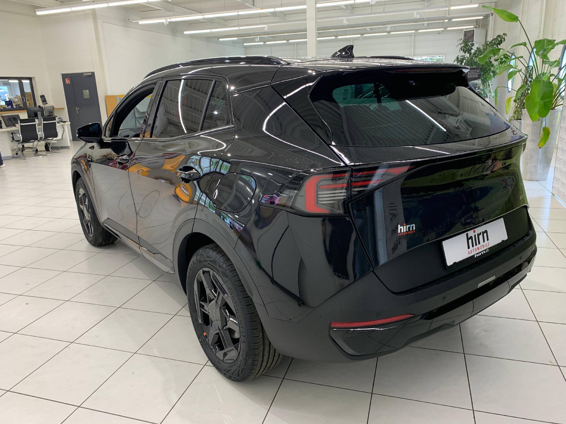 KIA Sportage 1.6 T-GDi Hybrid Black Edition-image-5