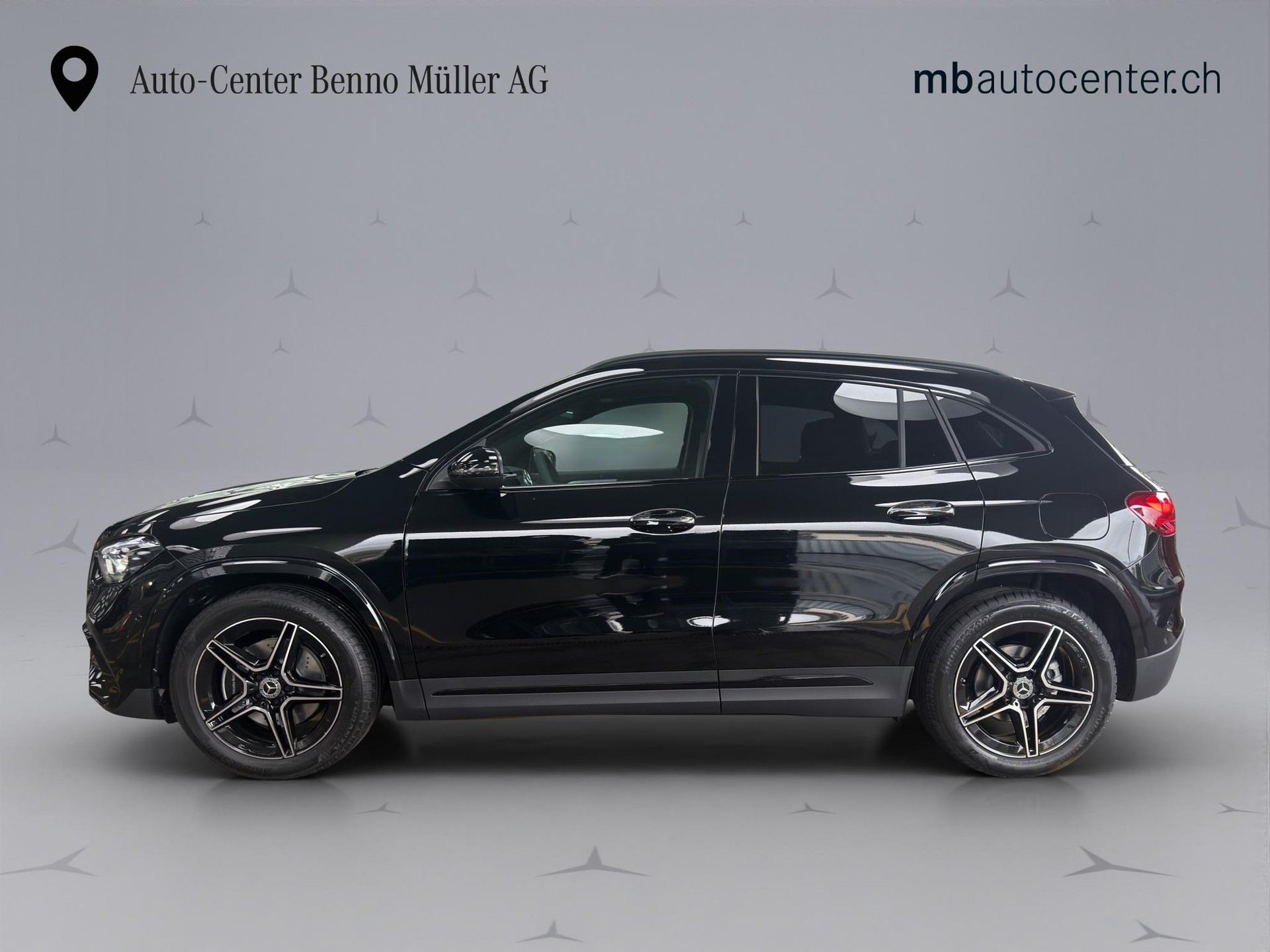 MERCEDES-BENZ GLA 200 Night Star AMG Line-showroom-element-1