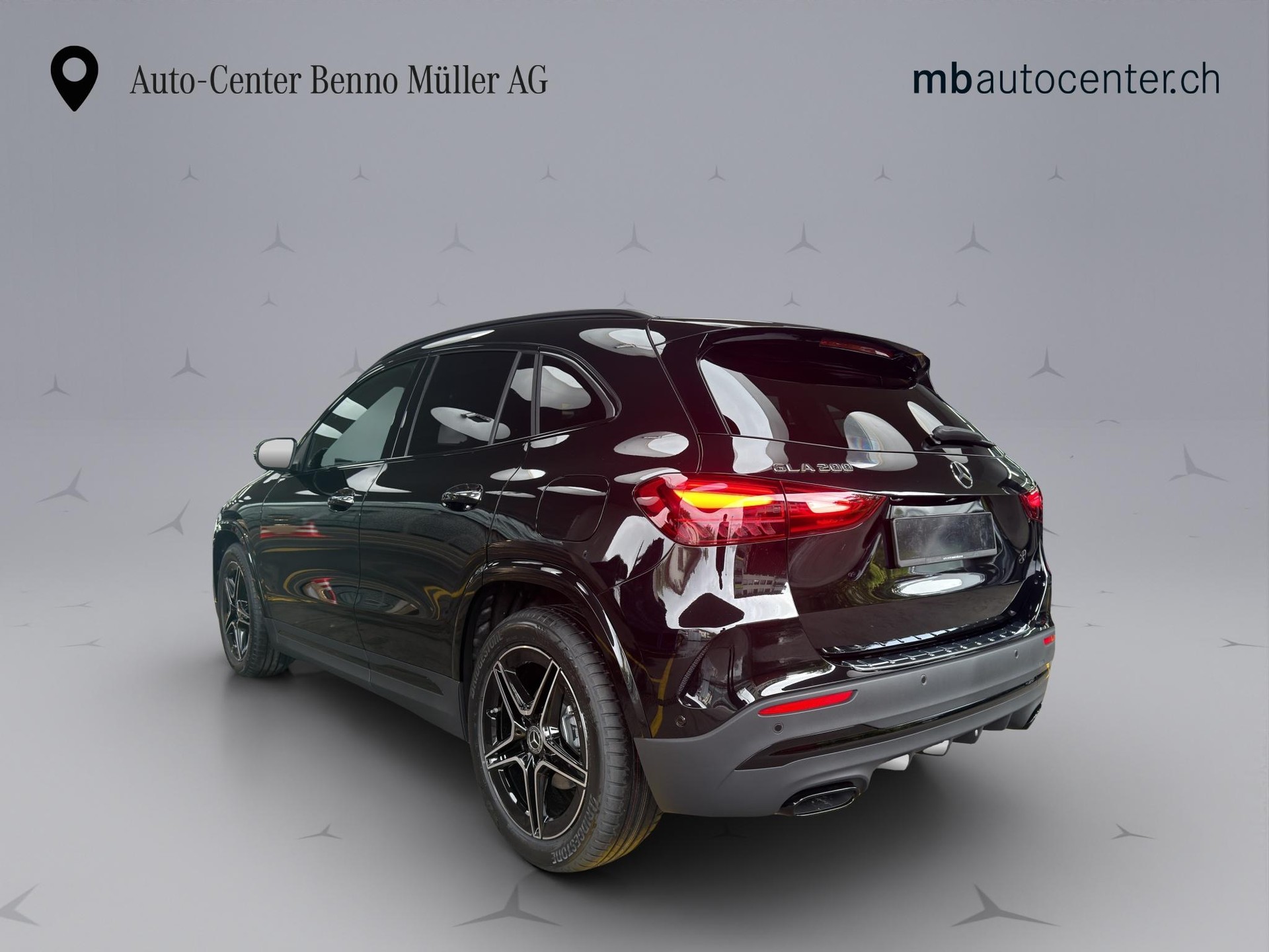 MERCEDES-BENZ GLA 200 Night Star AMG Line-showroom-element-2
