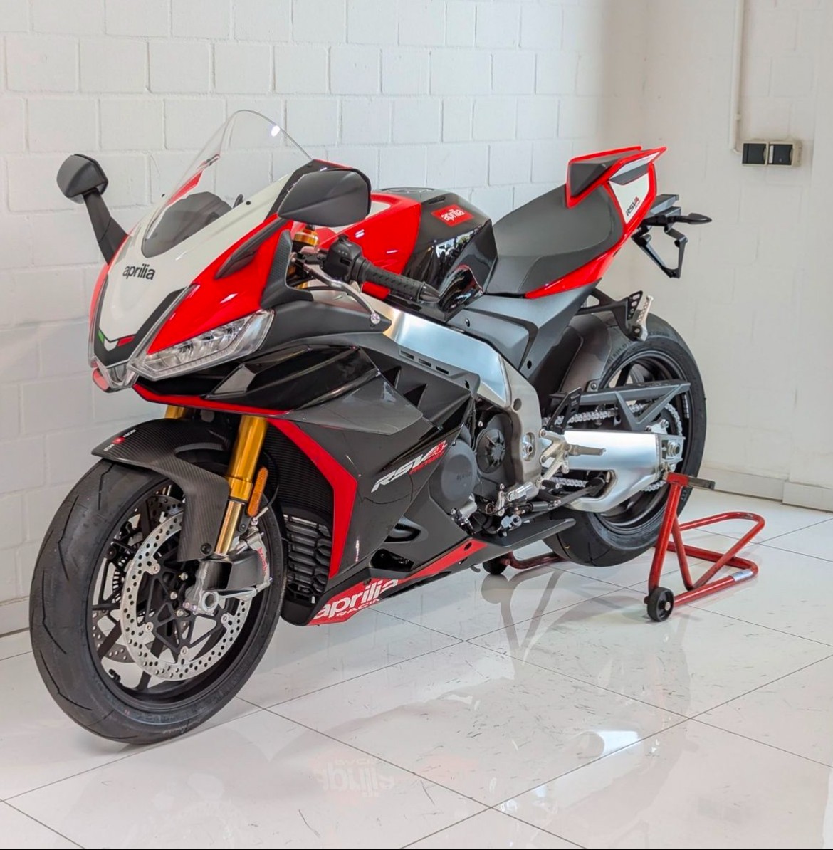 APRILIA RSV4 1100 Factory SE 09 SBK-image-0