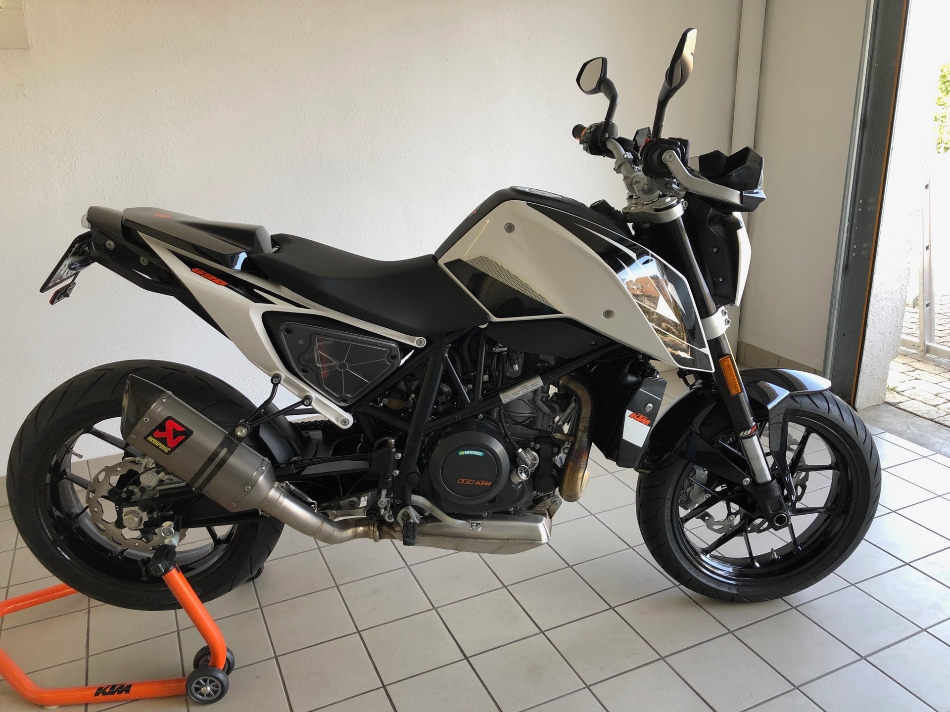 KTM 690 Duke ABS-image-5