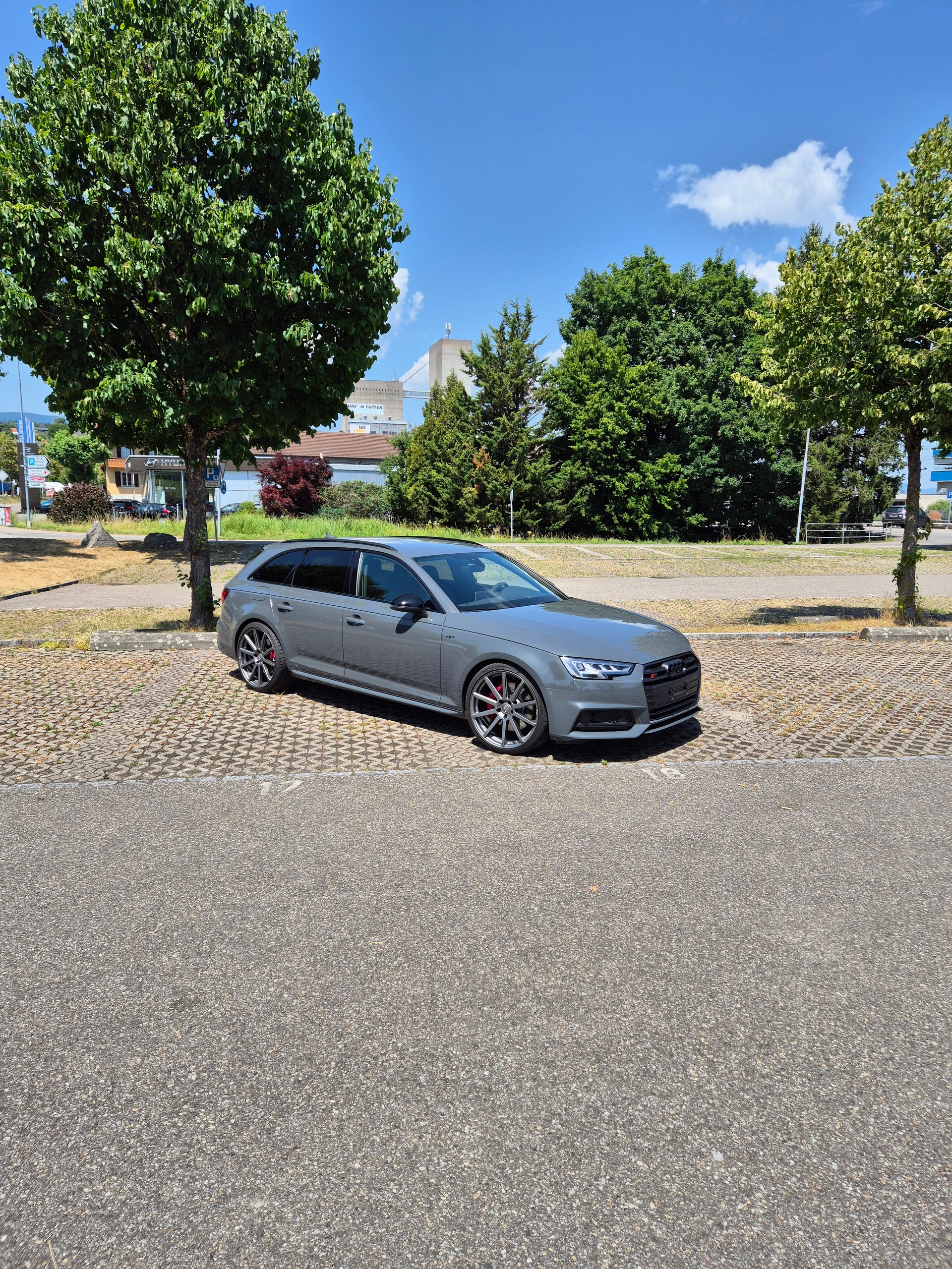 AUDI 3.0 V6 TFSI quattro S-Tronic