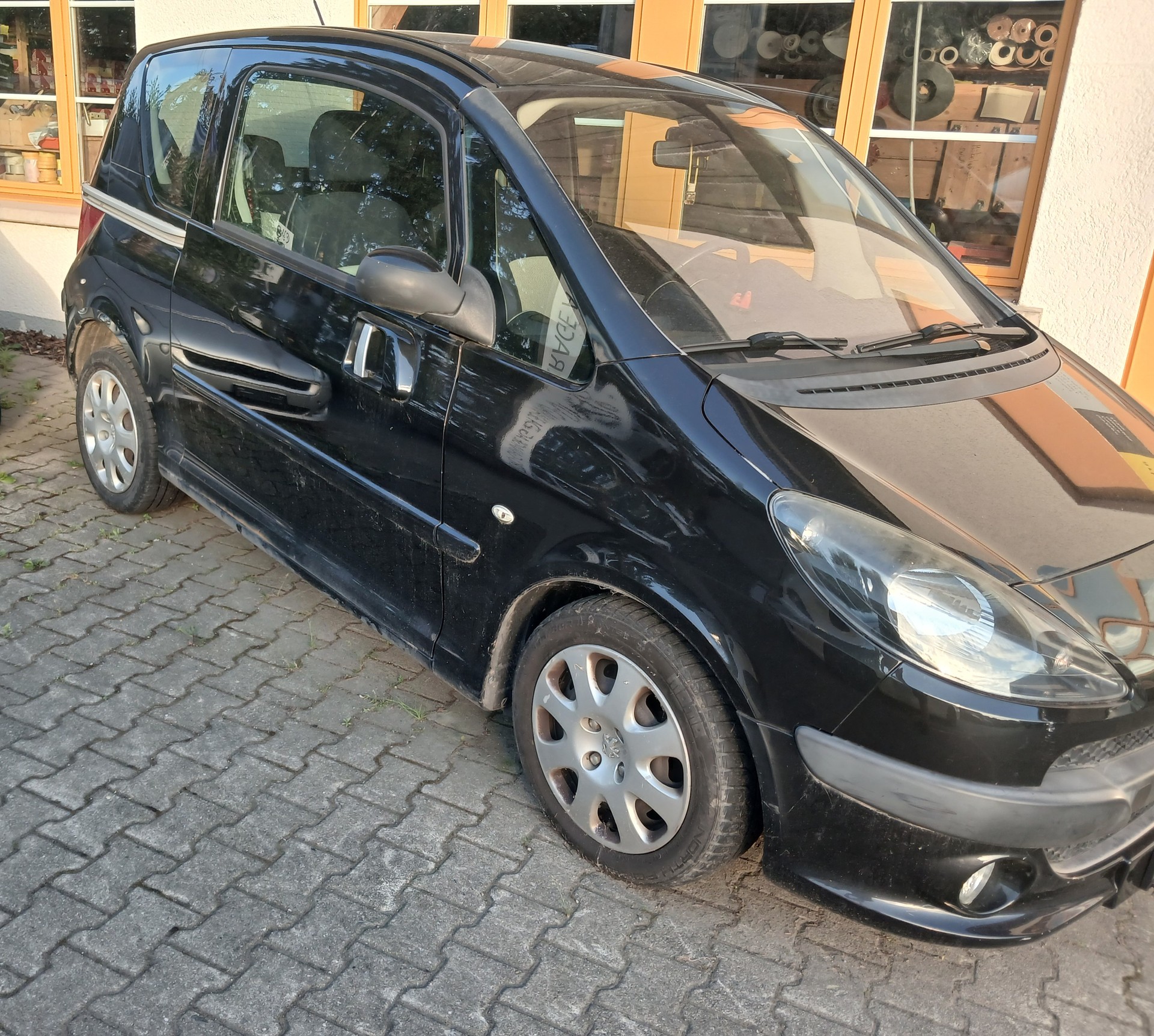 PEUGEOT 1007 1.6 Edition-image-2